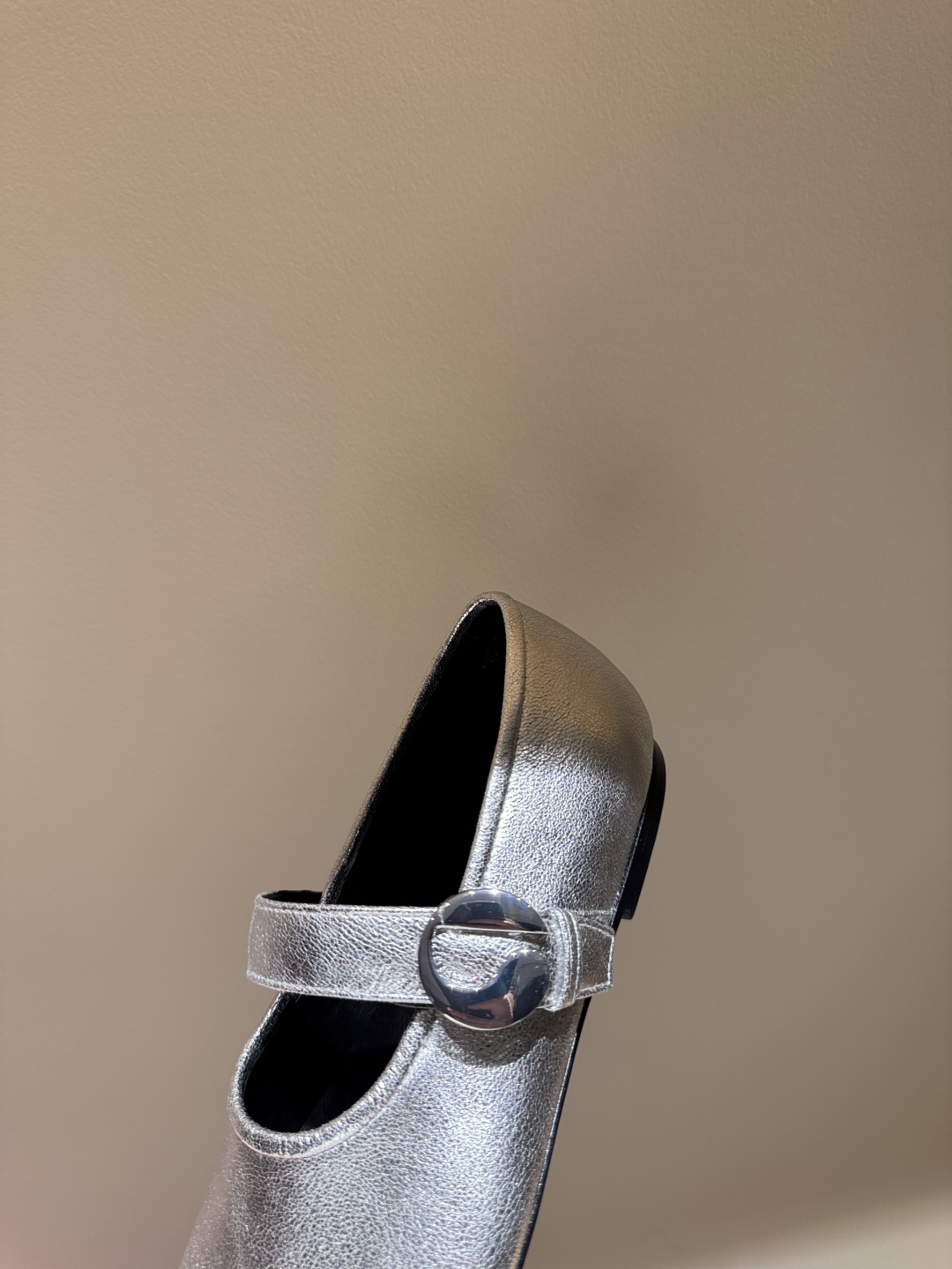 “Coperni Five-Footed Thin Bottom Ballet Shoes: Unique Design with Cattle and Sheepskin, Rubber Sole, Size 35-41” - 图片 6