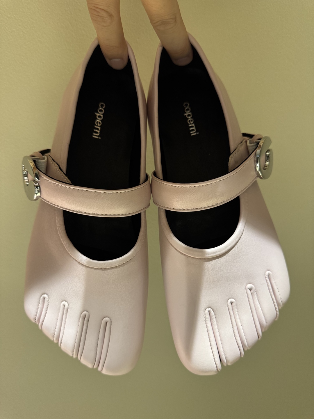 “696Coperni Ballet Shoes: Thin Bottom Spectling Design with Personal Toe, Leather, Rubber Sole” - 图片 1
