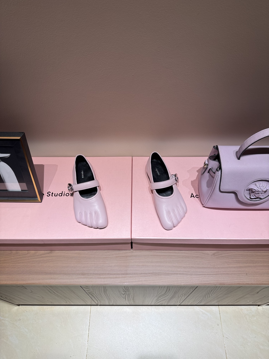 “696Coperni Ballet Shoes: Thin Bottom Spectling Design with Personal Toe, Leather, Rubber Sole” - 图片 3