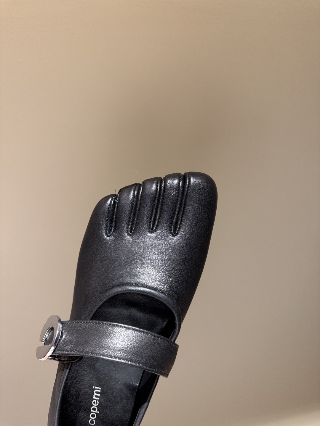 “696coperni Five-Footed Thin Bottom Ballet Shoes with Personal Toe Design and Premium Materials” - 图片 5