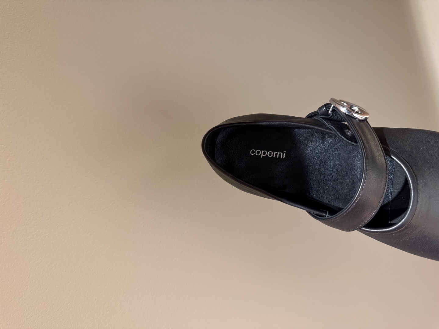 “696coperni Five-Footed Thin Bottom Ballet Shoes with Personal Toe Design and Premium Materials” - 图片 7