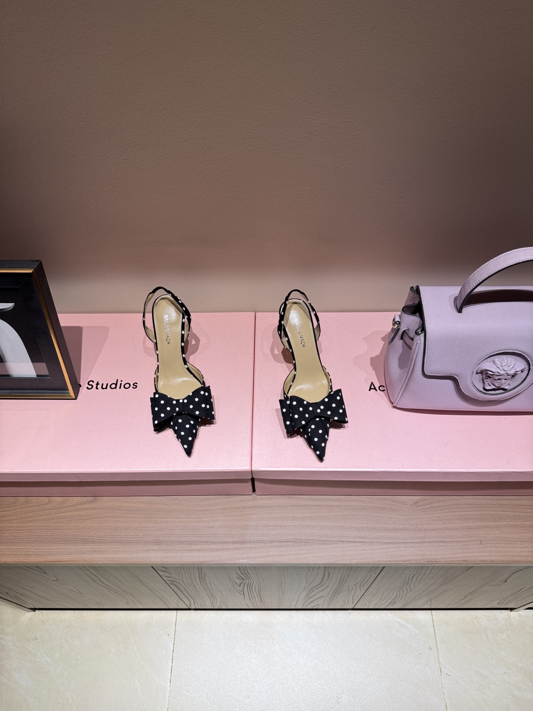 2025 Summer MACCH Fashion Trends: Butterfly Sandals and Princess Shoes - 图片 3