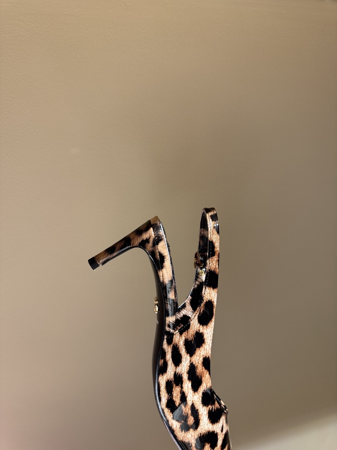 Luxury Retro: Dolce & Gabbana Dujabana Shoe Collection Highlights Tradition and Elegance - 图片 7