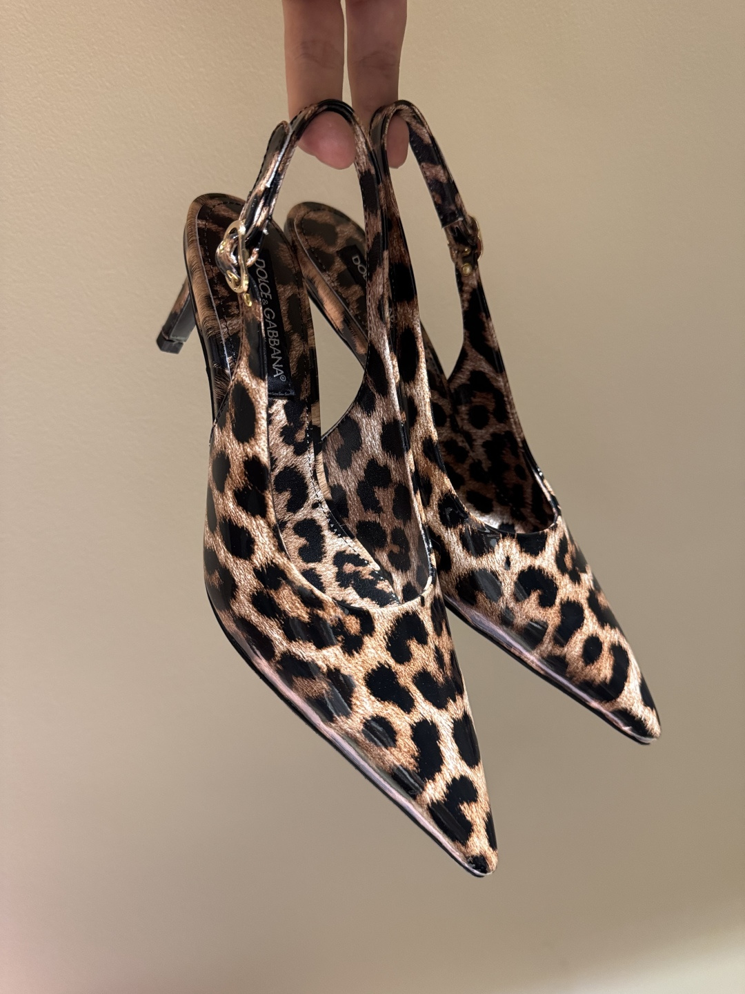 Luxury Retro: Dolce & Gabbana Dujabana Shoe Collection Highlights Tradition and Elegance - 图片 1