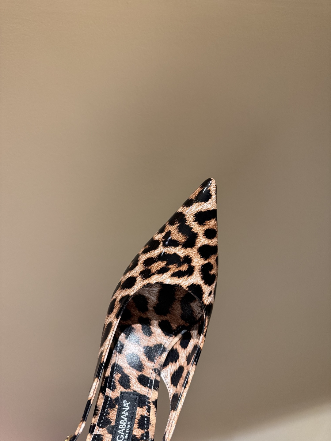 Luxury Retro: Dolce & Gabbana Dujabana Shoe Collection Highlights Tradition and Elegance - 图片 5