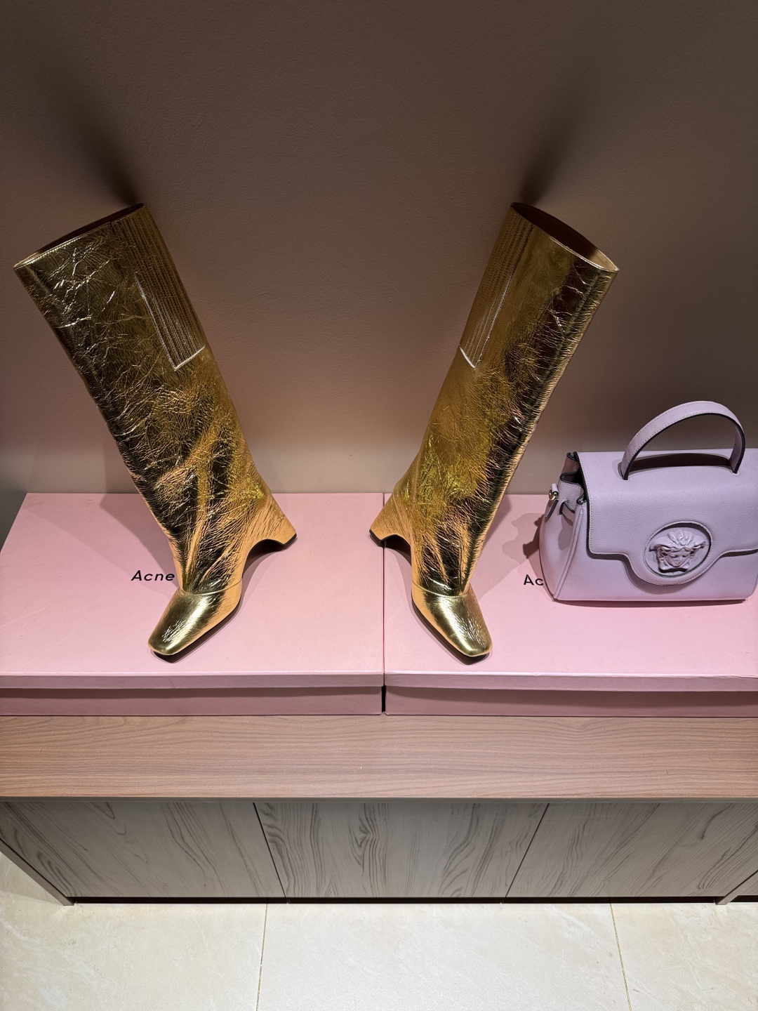 Coperni 25SS New Alien and Straight Boots: Stylish Designer Footwear in Cattle Skin - 图片 3