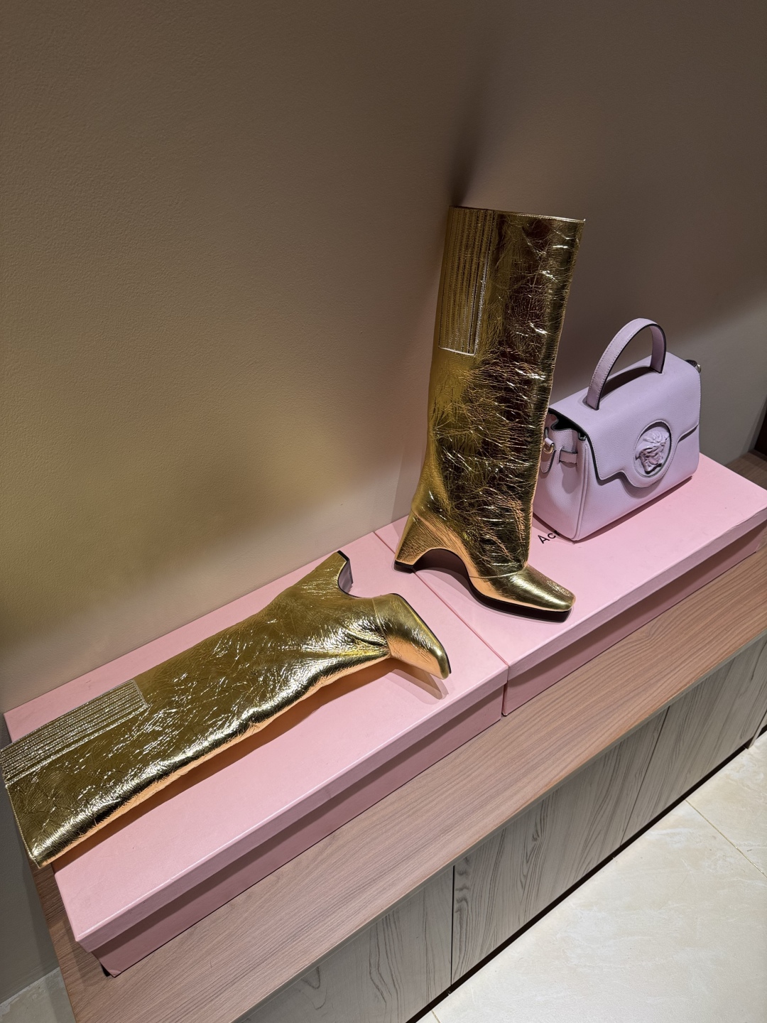 Coperni 25SS New Alien and Straight Boots: Stylish Designer Footwear in Cattle Skin - 图片 2