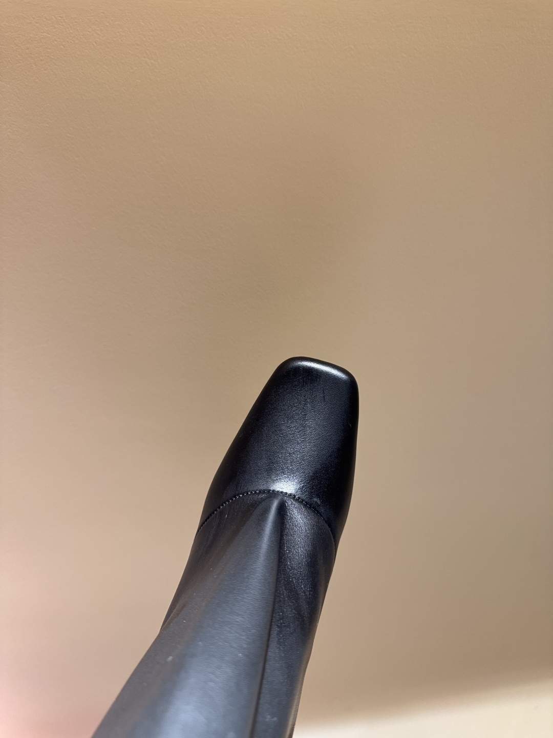 Coperni 25SS New Alien and Straight Boots: Stylish Designer Footwear with Unique Features - 图片 4