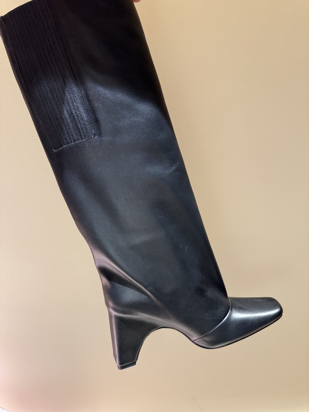 Coperni 25SS New Alien and Straight Boots: Stylish Designer Footwear with Unique Features - 图片 6