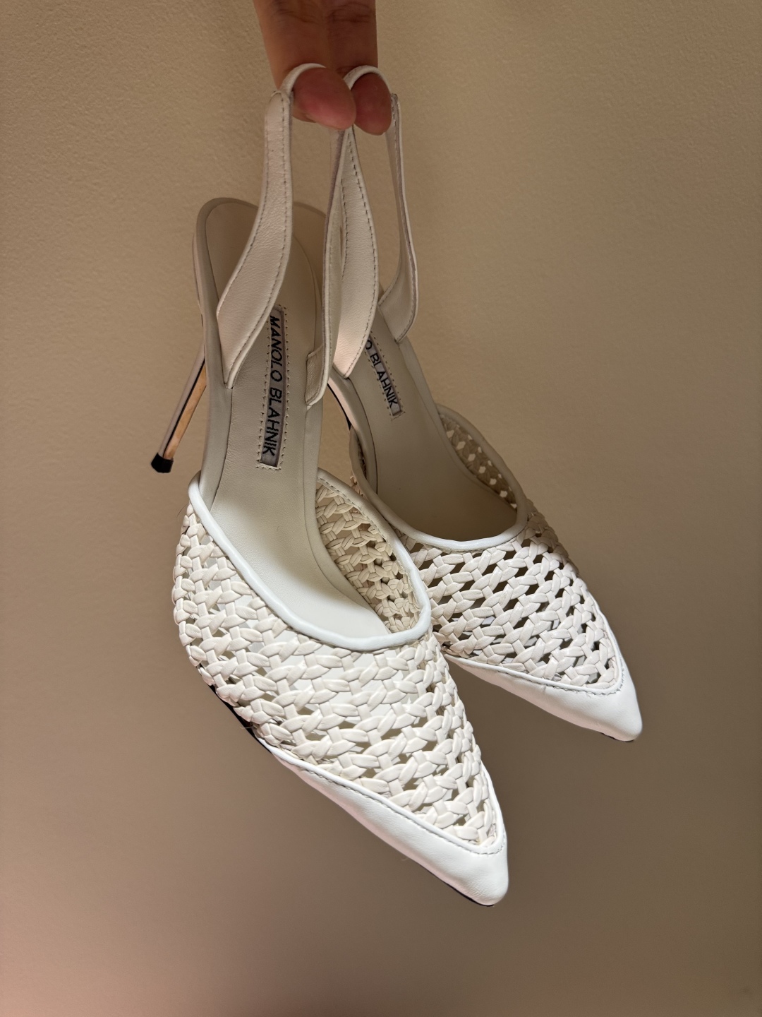 Manolo Blahnik’s High-Heel Sandals: Classic Knitting, Hand-Weaving, and Luxury Craftsmanship