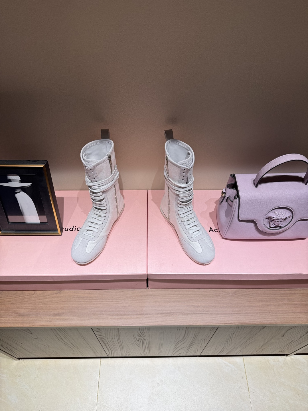 Ann Demeulemester 25 FW Boots: Boxing & Sneaker Fusion for Sporty Charm - 图片 4