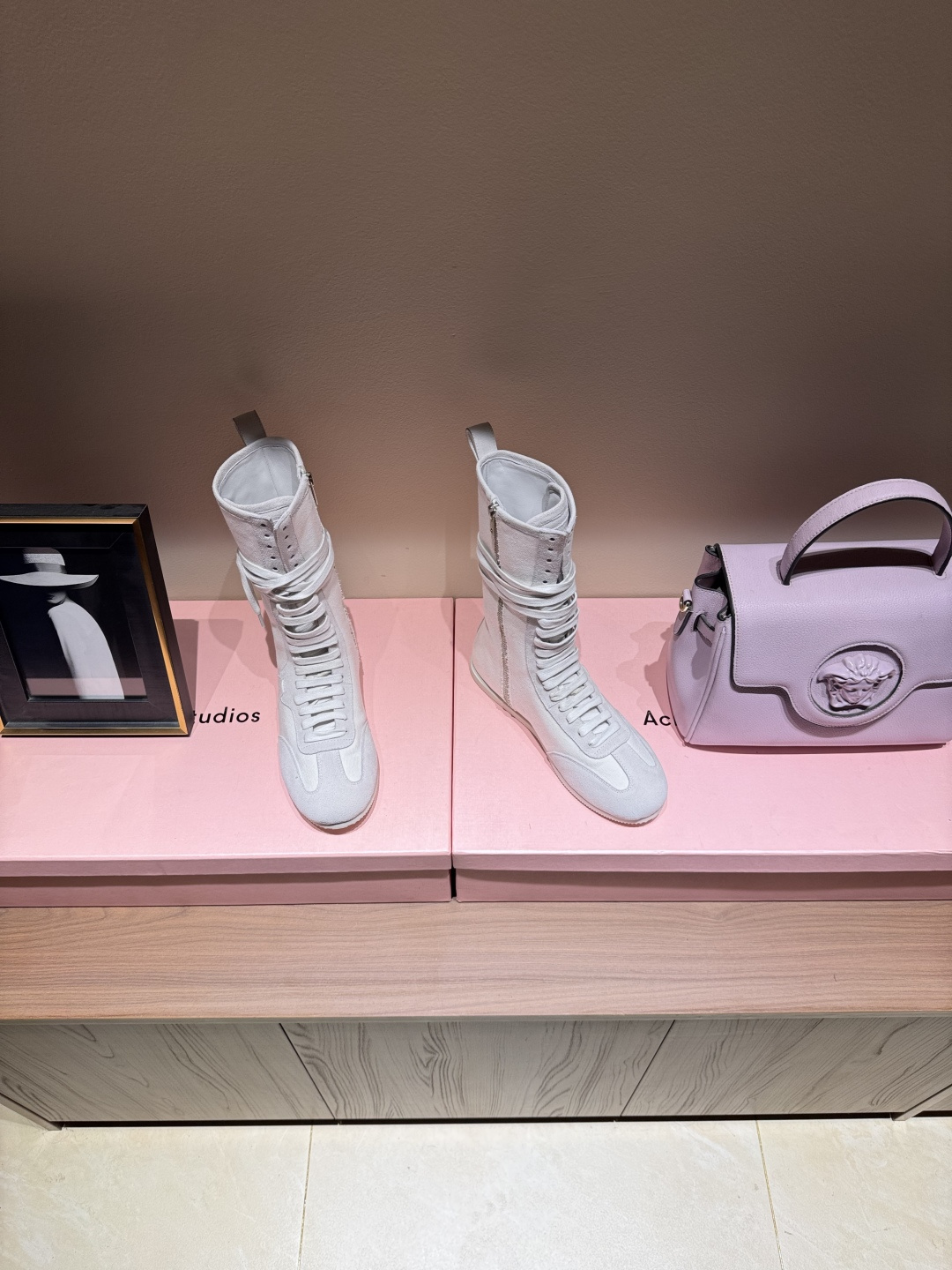 Ann Demeulemester 25 FW Boots: Boxing & Sneaker Fusion for Sporty Charm - 图片 3