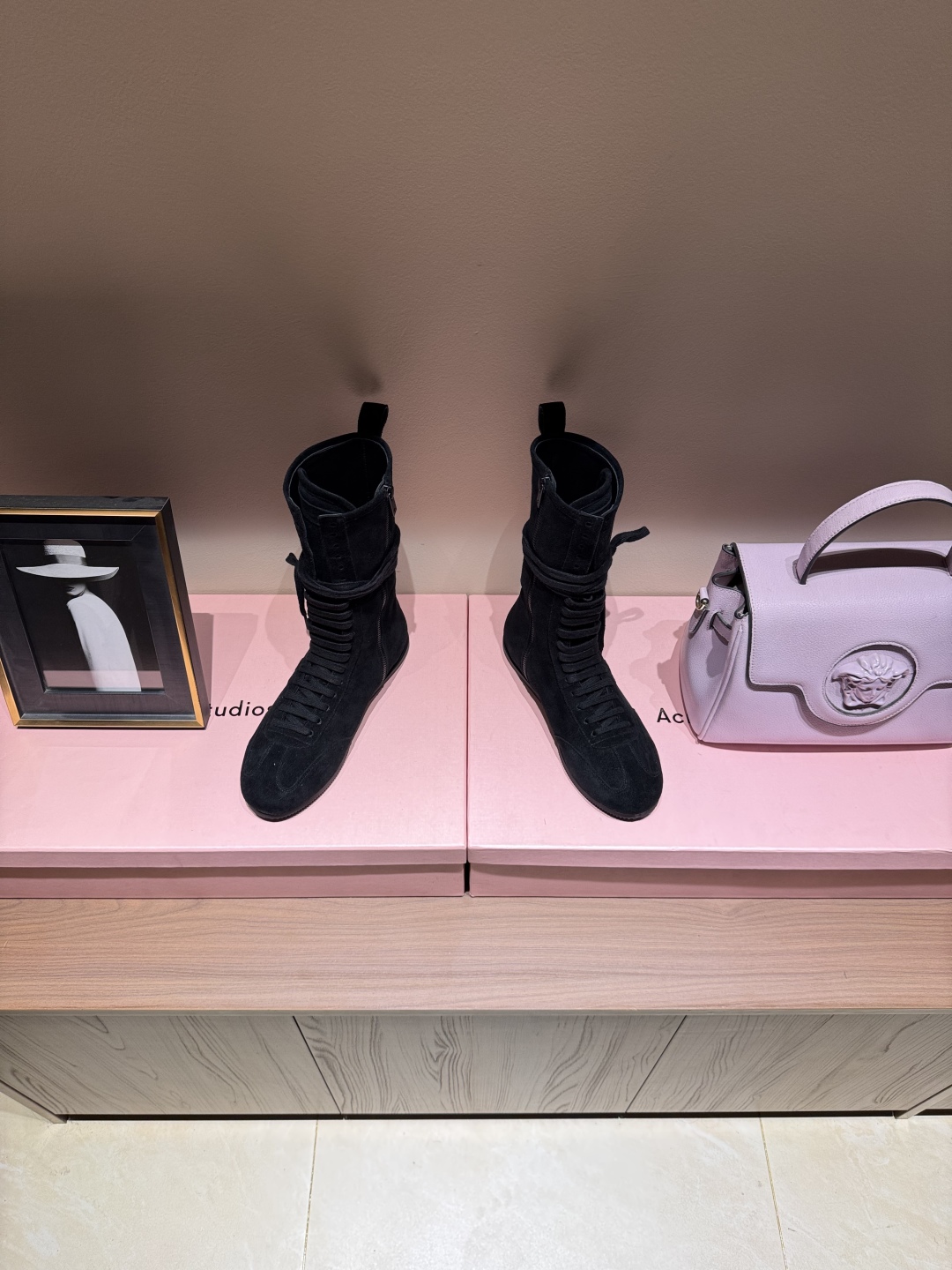 Ann Demeulemeester Fall Winter Boots: Sporty Elegance in Black, Size 35-40 - 图片 3