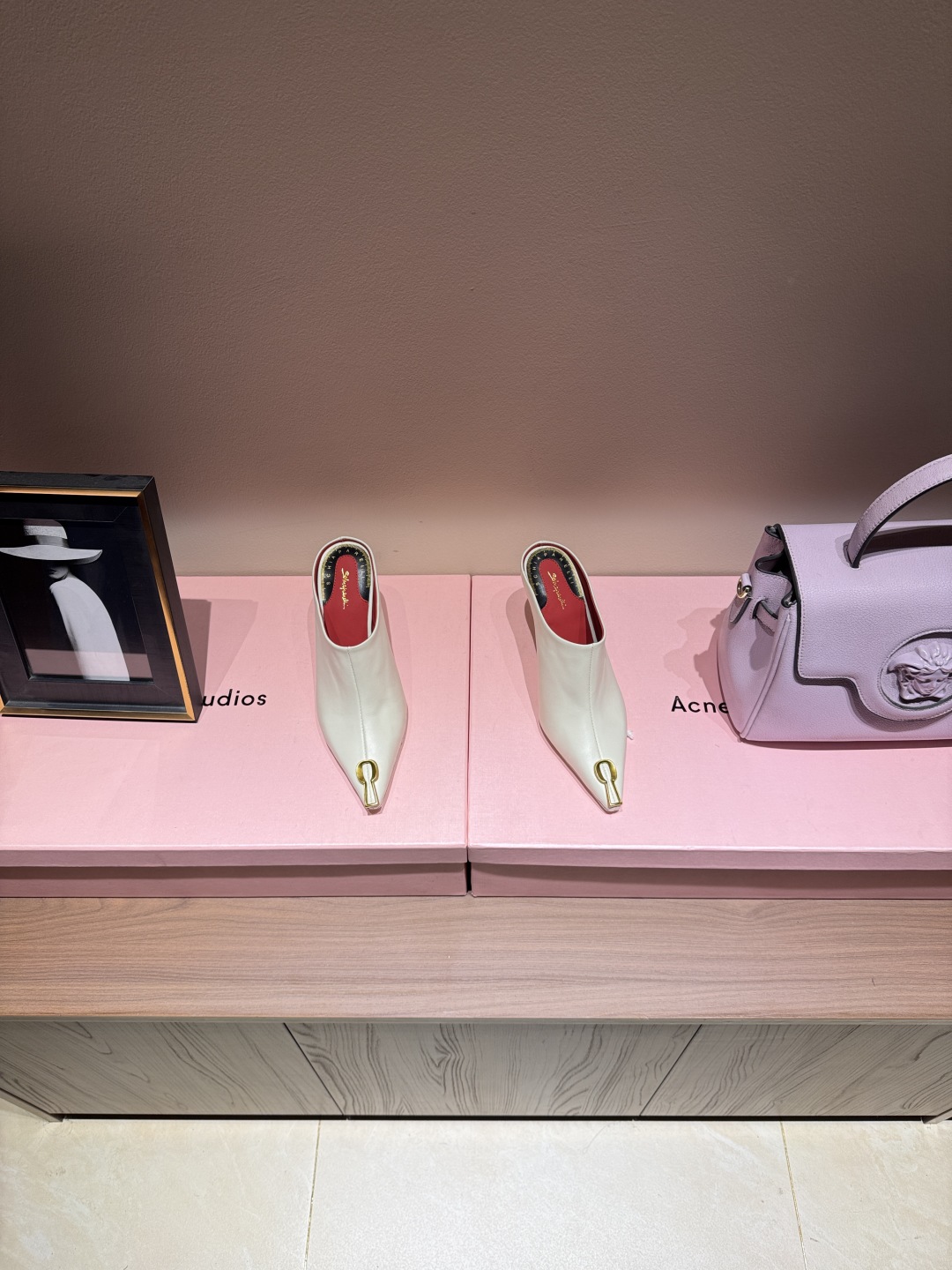 Elsa Schiaparelli: Genius Designer Rivaling Chanel in the 1930s, Known for Masterful Creations and Iconic Shoes. - 图片 3