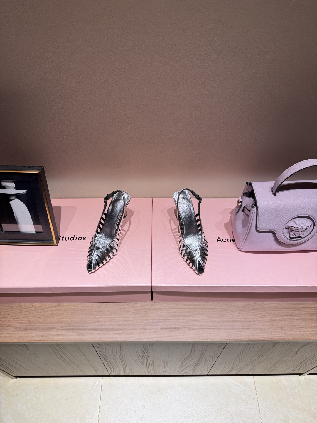 LeSilla Heels: Luxury Laser-Cut Shoes for Women, Founded by Enio Sila in 1994 - 图片 4