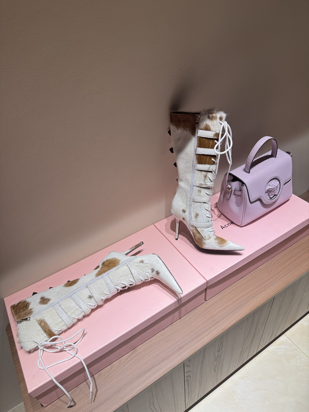 NO:536619,LSOUL YE BOOTS FROST designer brand horse fur high heel boots for women 2025 new retro fashion fashion boots, version output, original one-to-one comparison of custom horse fur material, upper horse fur inner cowhide sole cowhide Size 35-39 (customized for 40.41.42), boots, boots, cowhide19860909LSOUL YE BOOTS FROST设计师品牌 马毛皮高跟长靴女2025新款复古时尚时装靴 对版输出,原版一比一定制马毛皮料 鞋面马毛 内里牛皮 鞋底牛皮 尺码35-39（40.41.42定制）,靴子,boots,cowhide,Women's Shoes