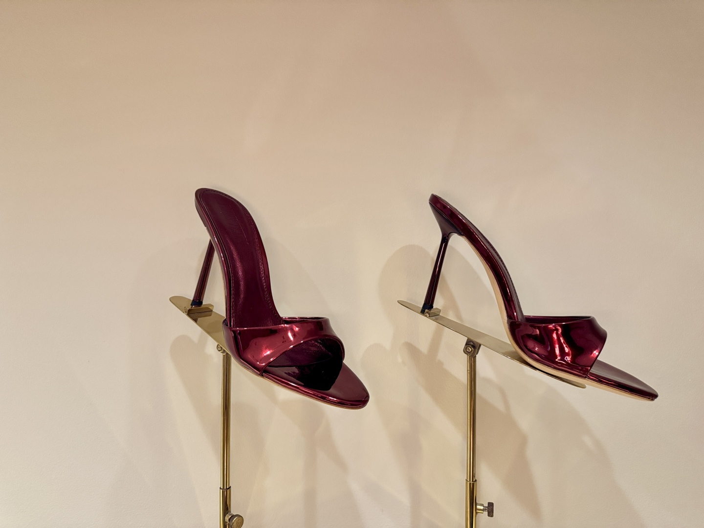 NO:925101,Metallic patent leather, special electroplating paint process, 5 colors, high heels and slippers, high heels, slippers19860909金属漆皮,特殊电镀烤漆工艺,5色,高跟鞋拖鞋,high heels,slippers,Women's Shoes