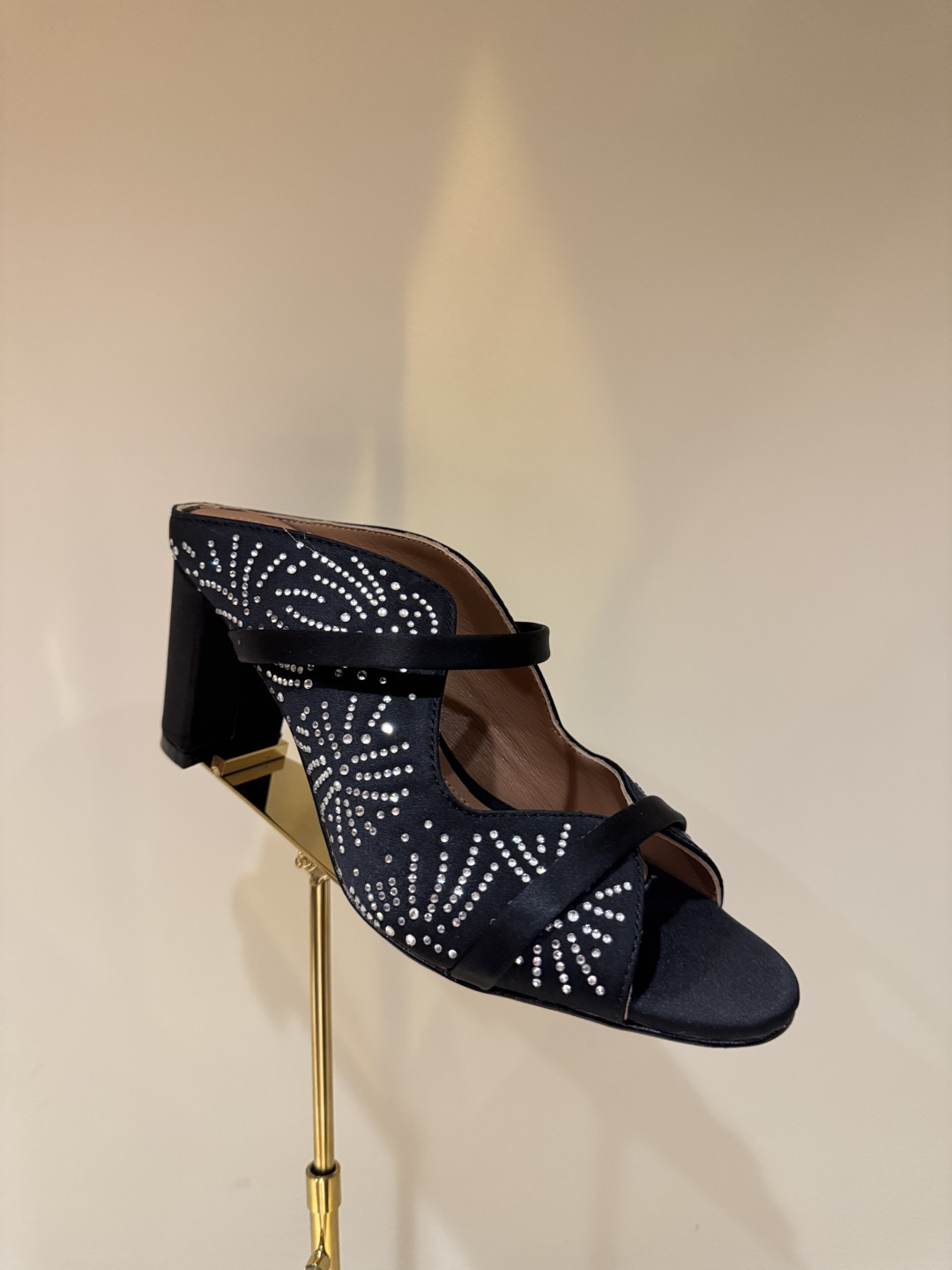 NO:924833,Thick heels on sale in 5 colors, high heels and slippers, high heels, slippers19860909粗跟5色发售,高跟鞋拖鞋,high heels,slippers,Women's Shoes