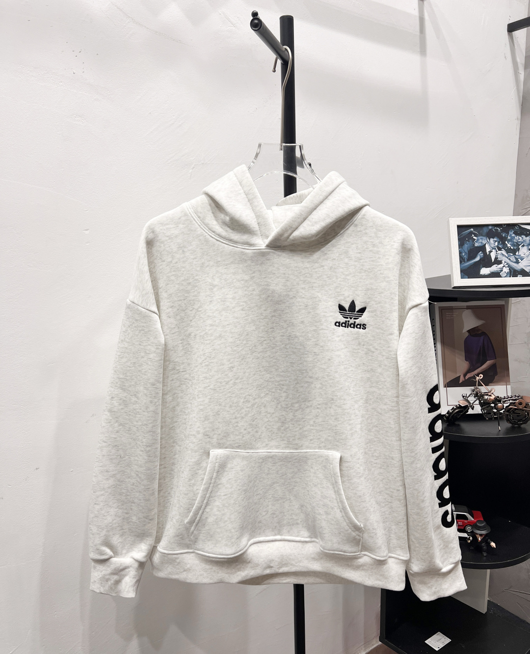 P100 adidas阿迪达斯 绣花字母三叶草摇粒绒连帽卫衣 官网新款限定专柜连帽卫衣 多重设计 筹款半月 良心制作 420克复合加绒摇粒绒精品布料 进口机器百灵达刺绣字母标志图案 吊牌 吊粒 洗水 主麦 包装 全套辅料 所有细节均为无美…