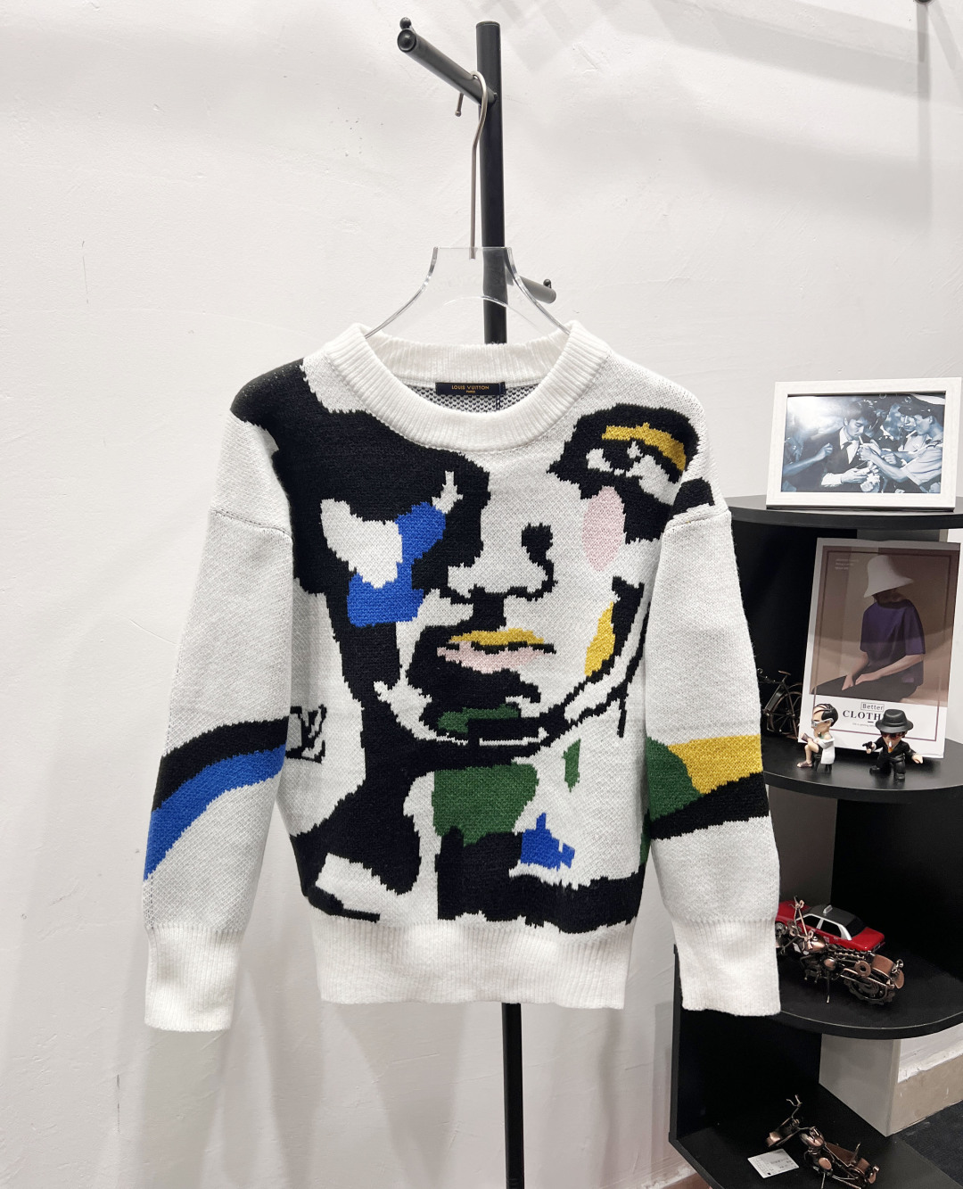 P95 Louis Vuitton suéter con retrato de rostro, suéter de manga larga con cuello redondo. Nuevo suéter de la serie temá…