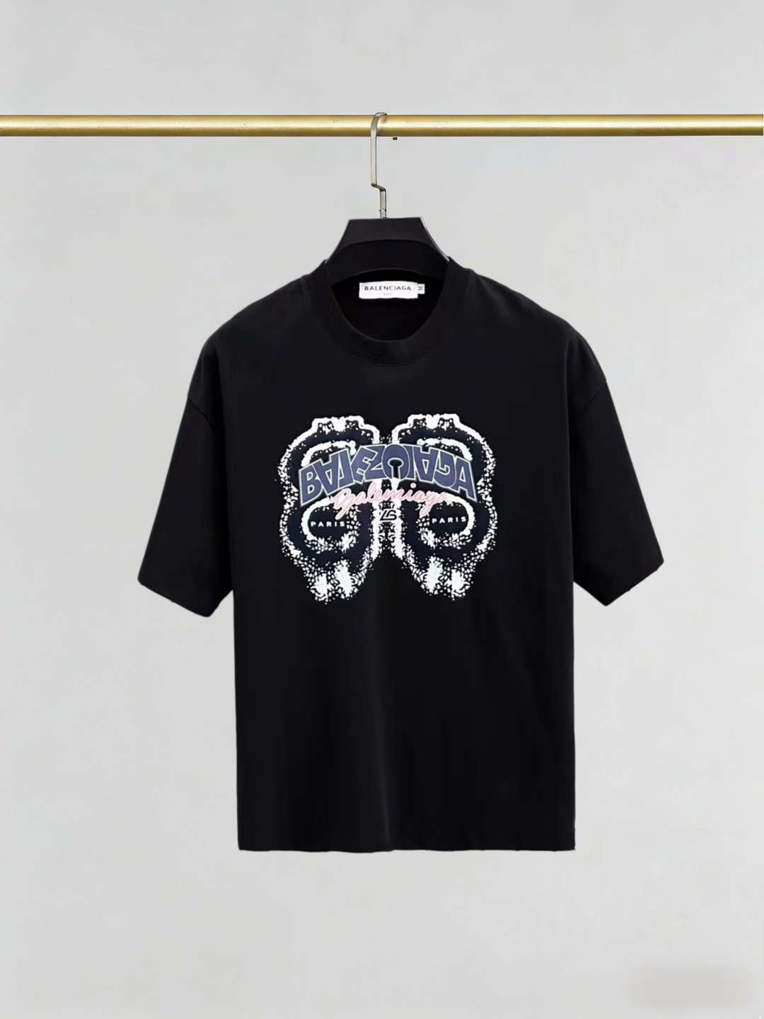P105 Balenciaga 2026SS última camiseta de manga corta de moda con cuello redondo en primavera y verano, sincronizada co…