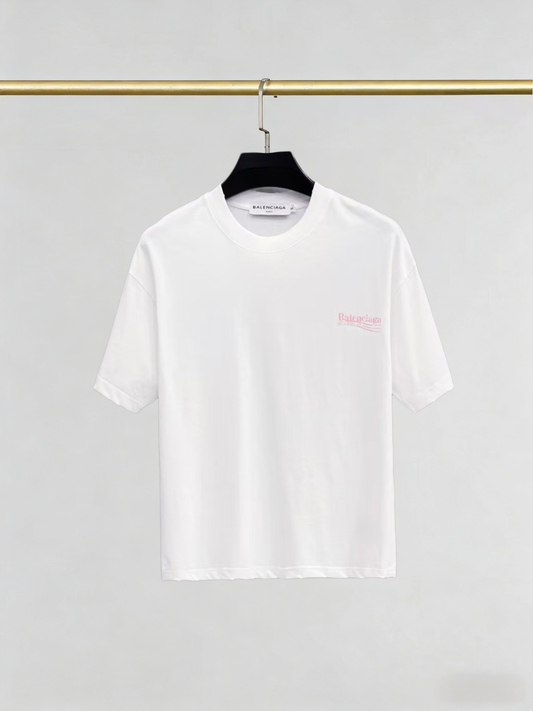 P105 Balenciaga 2026SS última camiseta de manga corta de moda con cuello redondo en primavera y verano, sincronizada co…