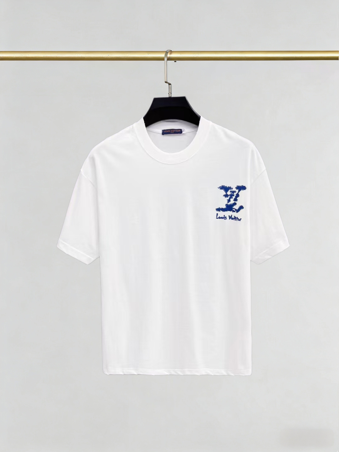 P105 LV 2026SS camiseta de cuello redondo de manga corta de última moda primavera-verano, sincronizada con la web ofici…