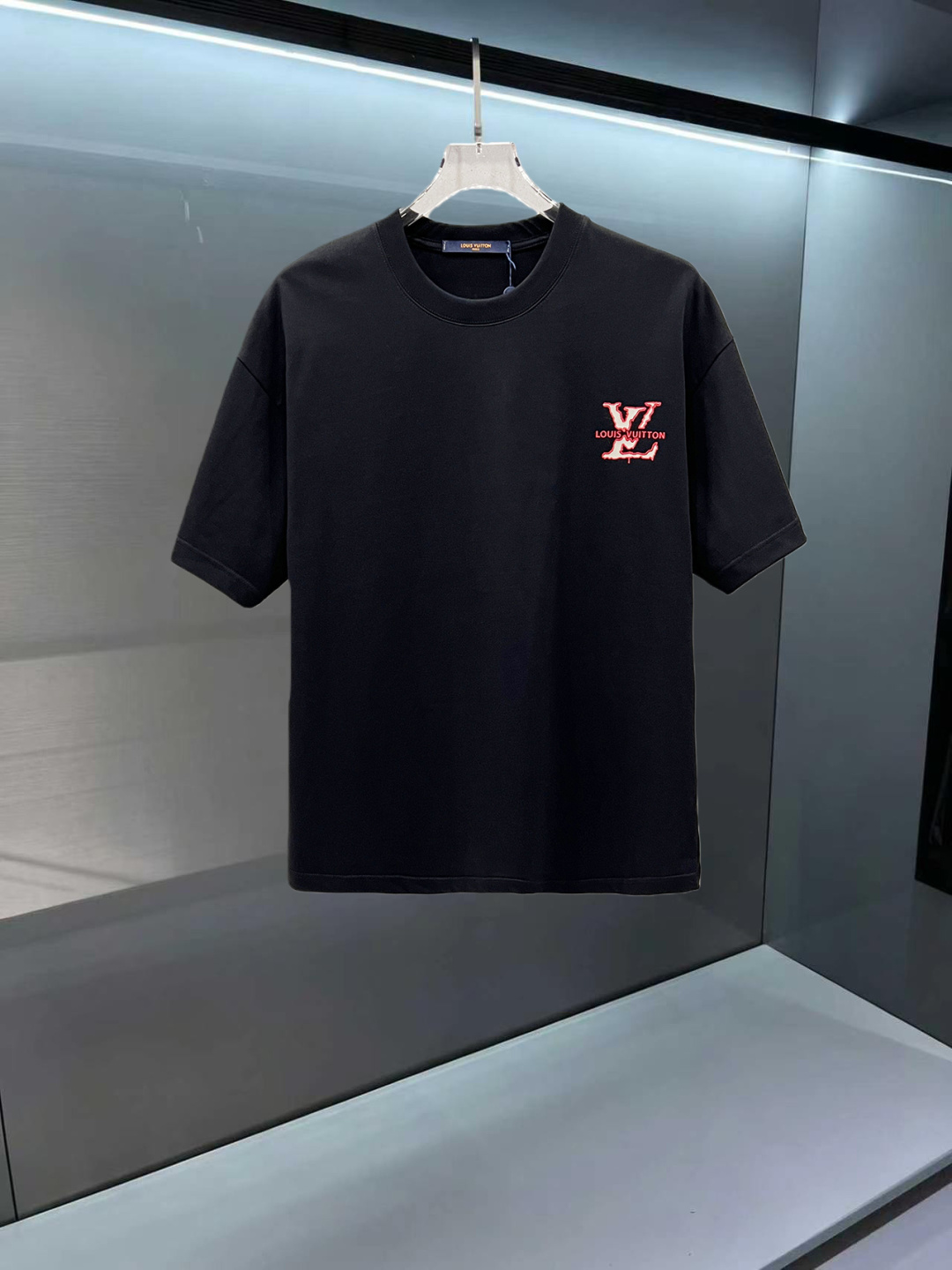 P95 Camiseta de manga corta con logo de silicona 3D, logo exquisito, tejido original, mismo modelo oficial, camiseta de…