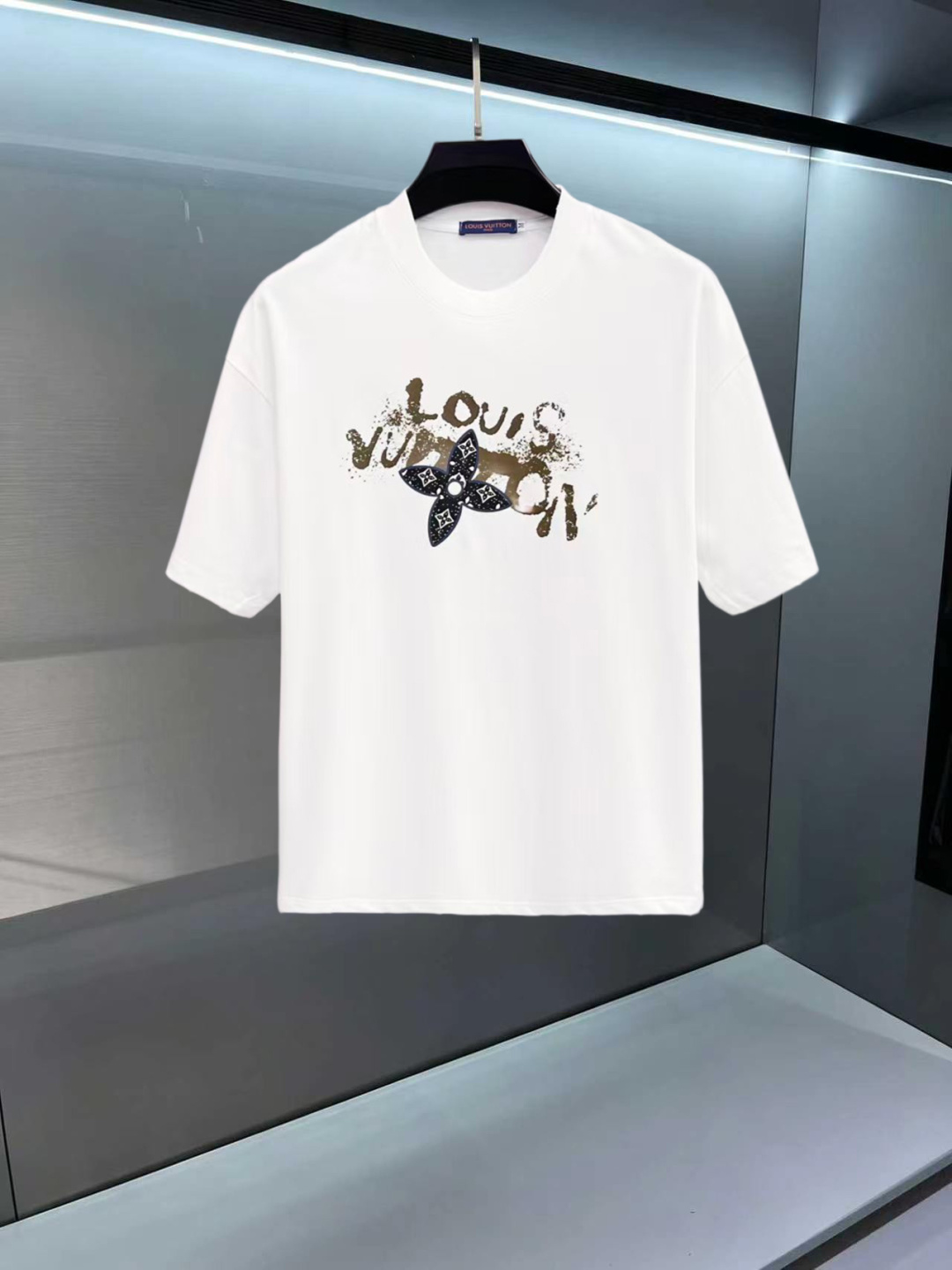 P105 LV 2026SS camiseta de cuello redondo de manga corta de última moda primavera-verano, sincronizada con la web ofici…