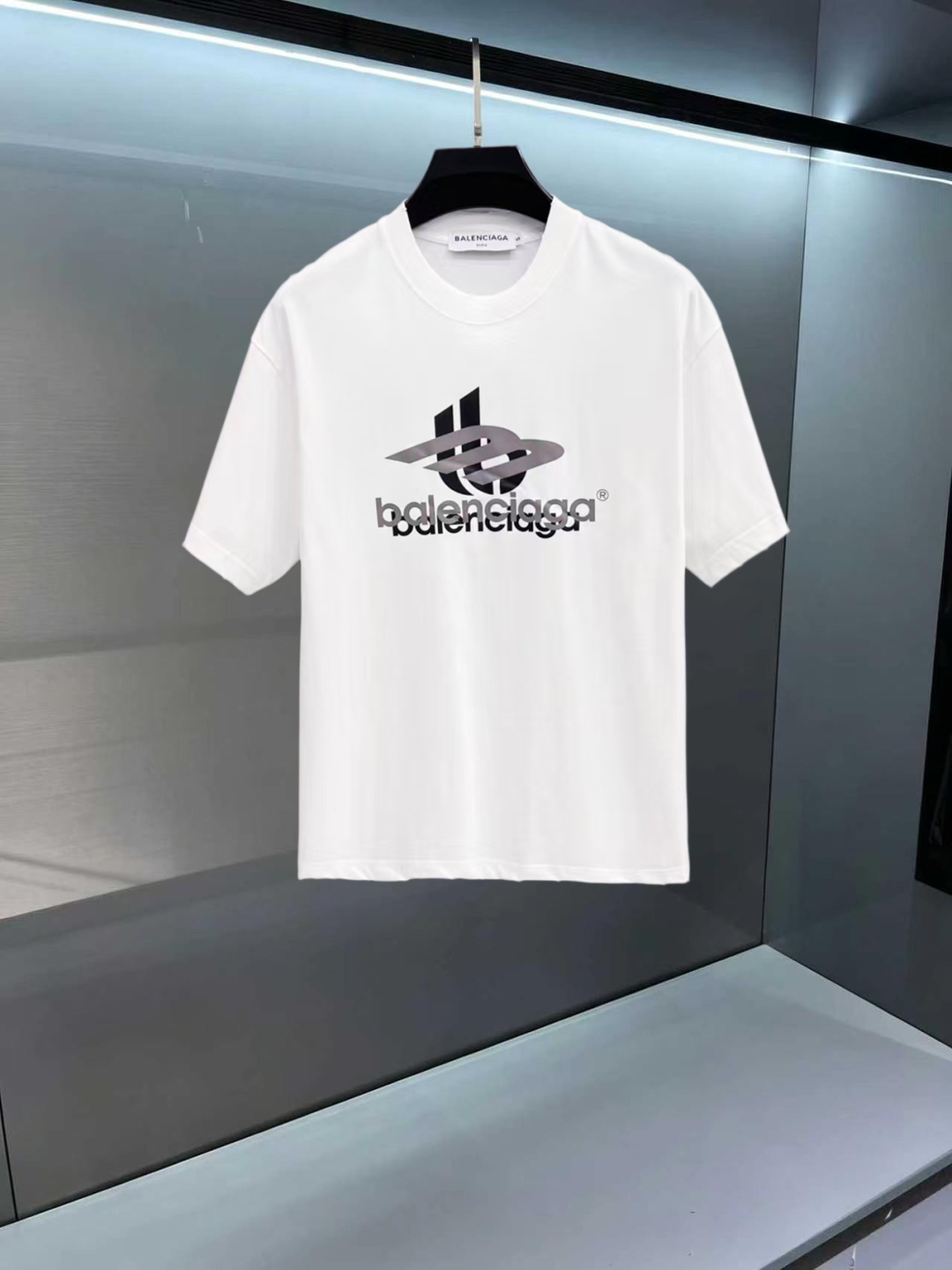 P105 Balenciaga 2026SS última camiseta de manga corta de moda con cuello redondo en primavera y verano, sincronizada co…