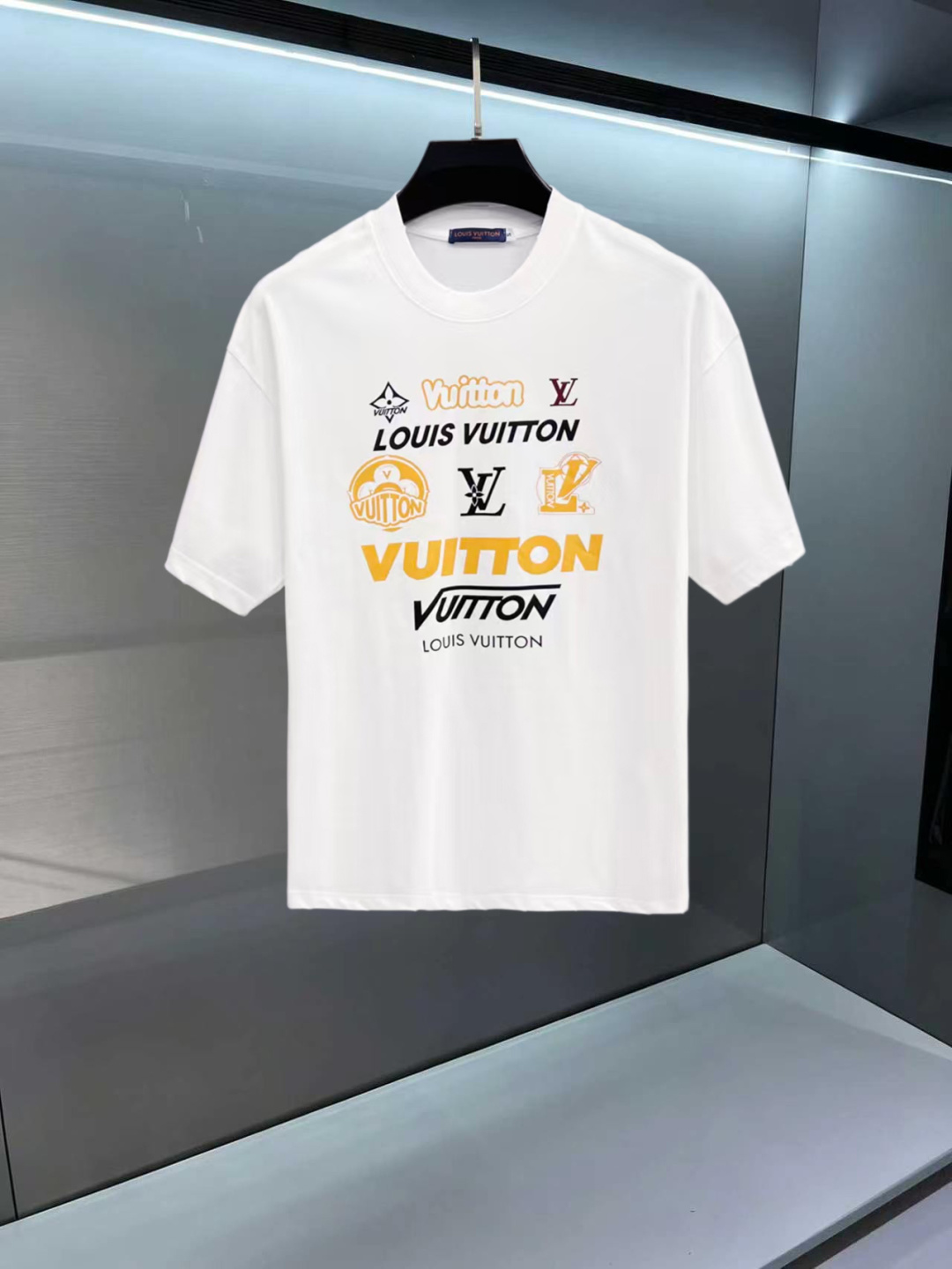 P105 LV 2026SS camiseta de cuello redondo de manga corta de última moda primavera-verano, sincronizada con la web ofici…