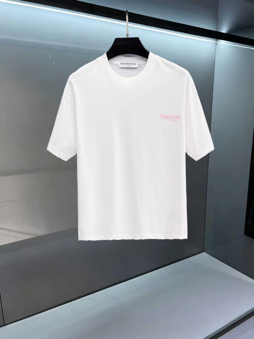 P105 Balenciaga 2026SS última camiseta de manga corta de moda con cuello redondo en primavera y verano, sincronizada co…