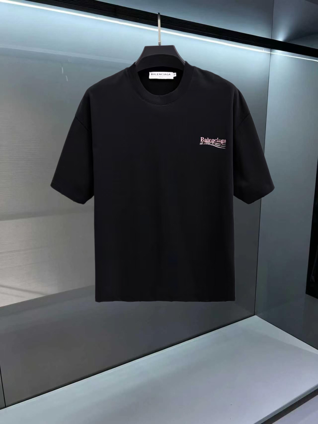 P105 Balenciaga 2026SS última camiseta de manga corta de moda con cuello redondo en primavera y verano, sincronizada co…