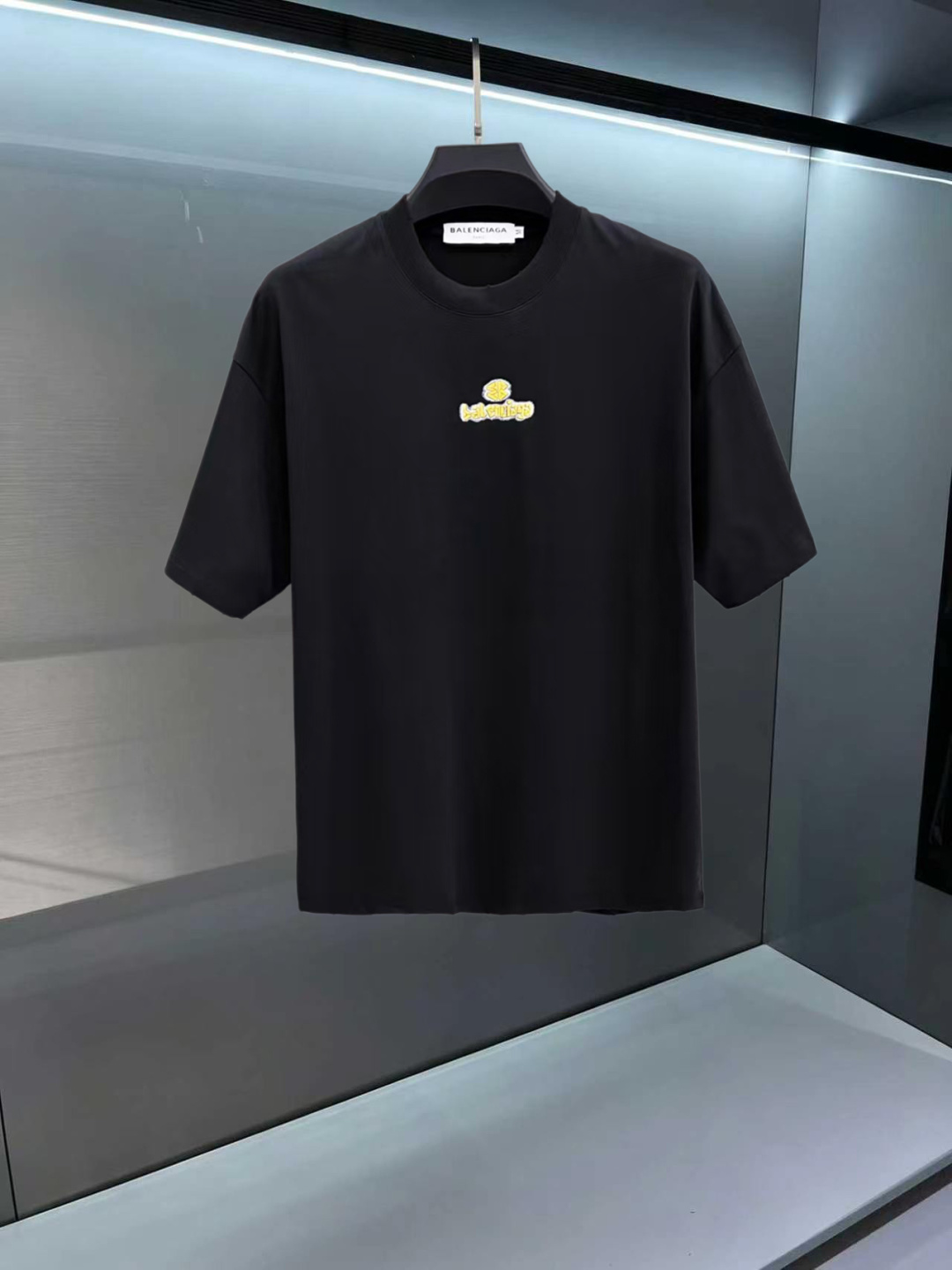 P105 Balenciaga 2026SS última camiseta de manga corta de moda con cuello redondo en primavera y verano, sincronizada co…