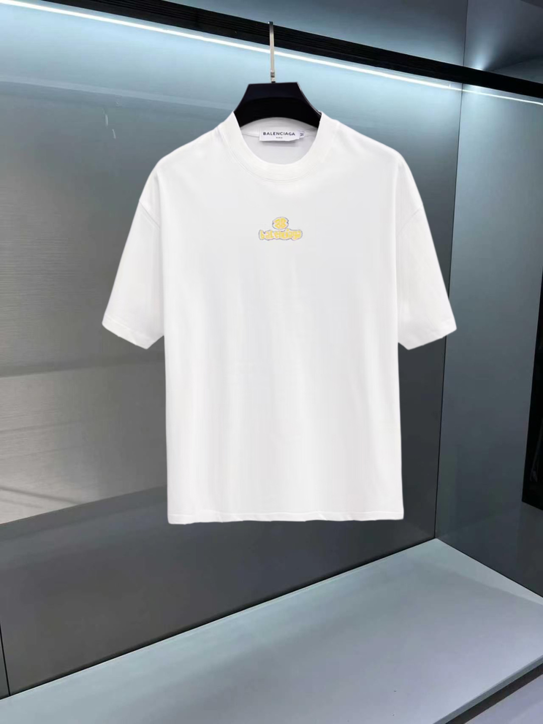 P105 Balenciaga 2026SS última camiseta de manga corta de moda con cuello redondo en primavera y verano, sincronizada co…