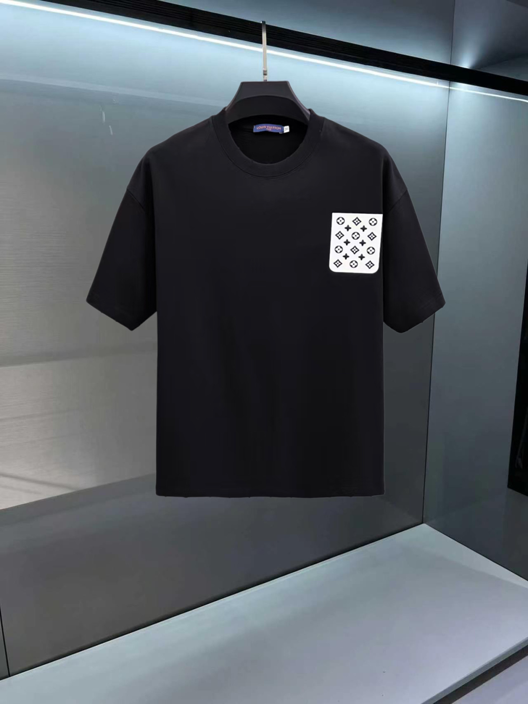 P105 LV 2026SS camiseta de cuello redondo de manga corta de última moda primavera-verano, sincronizada con la web ofici…