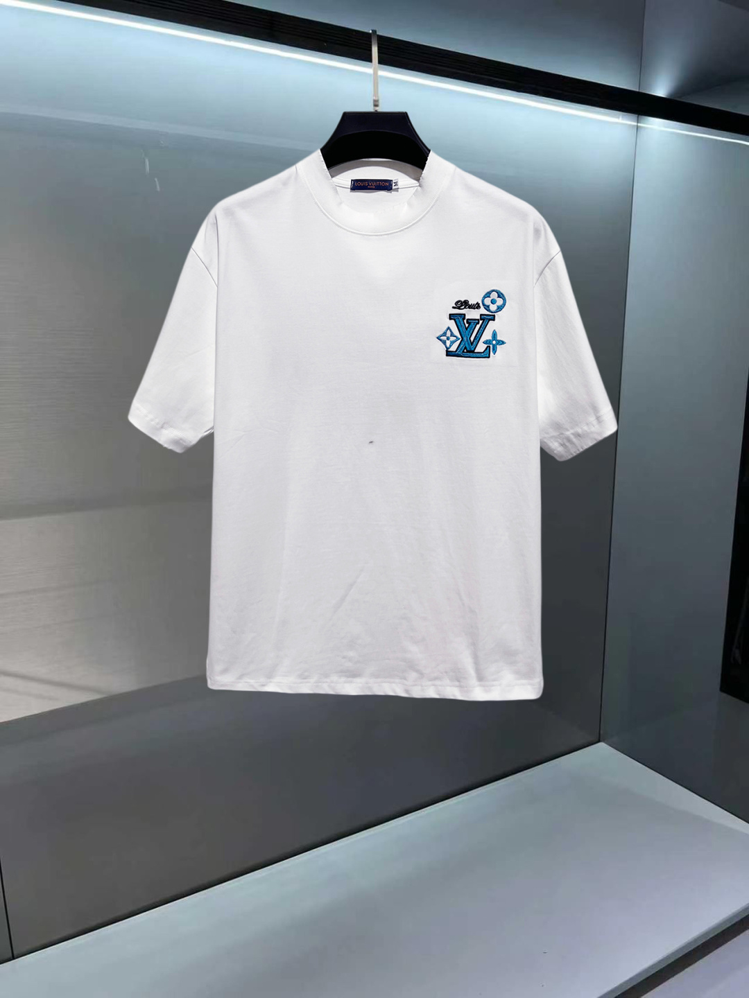 P115 LV 26 primavera/verano nuevos productos boutique primer lanzamiento última camiseta de manga corta cuello redondo,…