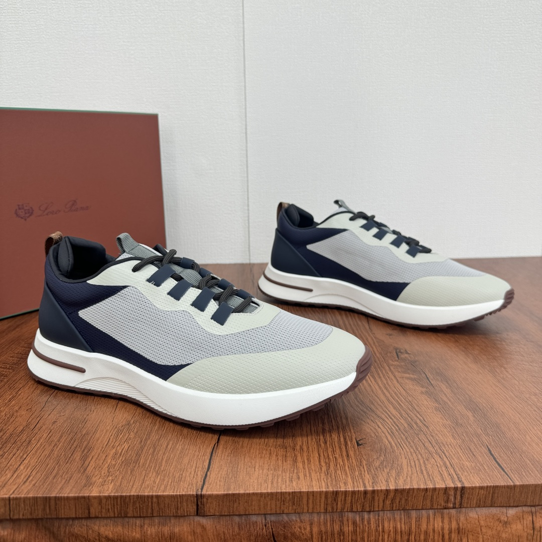 NO:276289,Loro Piana mesh cowhide spliced ​​casual sports men's shoes LP jogging shoes OEM factory original sole enters the counter at will!  This casual shoe is knitted with Wind fiber, presenting a unique three-dimensional effect. The unique style is slightly narrowed in the middle and is embellished with Naba Leather. The light rubber sole and edge studs enhance grip and stability. The functional details of the shoe are full of modern aesthetics. The upper uses hot melt edge sealing process. The lightweight technical material of the Kummel-colored rubber outsole is inlaid with cushioning pads on the inside of the sole, which makes the weight distribution more even and reduces the load during travel. The leather shoe eye is directly placed on the upper fixed to the sole to ensure stability. The rear is equipped with cushioning pads to enhance the comfort of wearing. The counter has a full set of packaging formulas with lace insoles. Multi-color options are available!  Fabric nylon decorative cowhide leather auxiliary material polyurethane Size 39-40-41-42-43-44 Standard leather shoe size (38/45 can be customized without support for return and exchange) Article number FAM1718 White and blue,,loro piana,loro piana,cowhide19860909批 Loro Piana网面牛皮拼接休闲运动男鞋 LP慢跑鞋 代工厂原厂底随意进专柜！这款休闲鞋采用Wind纤维针织而成,呈现出别致的立体效果,独特的版型在中段轻微变窄,并以纳巴革细节点缀.轻盈橡胶鞋底和边缘的鞋钉增强抓地力和稳定性,充满现代美感的功能细节设计为鞋子平添了运动风格.鞋面使用热熔封边工艺 Kummel色橡胶外底的轻盈技术材料鞋底内侧镶嵌着缓冲垫,让重量分配更平均,减轻行进间的负荷 皮革鞋眼直接设于固定在鞋底的鞋面上,以确保稳定性 后部搭配缓冲垫,以提升穿着舒适感,专柜全套包装配方程带附赠鞋带鞋垫.多色可选！ 面料锦纶 装饰牛皮革 辅料聚氨酯 码数39-40-41-42-43-44 标准皮鞋码（38/45可定做不支持退换货） 货号FAM1718 白蓝,,loro piana,loro piana,cowhide,Men's shoes