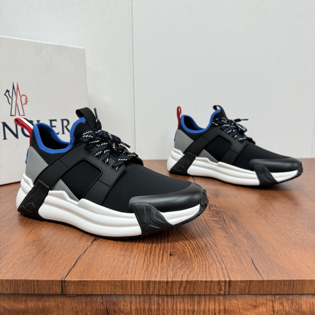 NO:276088,Batch Moncler/Screen Men's Shoes and Sneakers, Spring and Summer New Lightweight Mesh Cloth Casual Running Shoes!  Imported fabric, neoprene is made of splicing materials, the upper is designed with shoelaces and rubber inserts, the heel is Moncler logo, the sole is made of TPU   rubber   high elastic rubber foam combination, which is high elasticity and wear resistance, leather footbeds, mesh inner lining, comfortable and breathable, the upper material is both tough and breathable, and a variety of colors are bold and harmonious, black, gray, blue, military green and other colors to meet different wear needs. The iconic fine node embellishment highlights the unique brand style, combining trendy aesthetics and practical performance. The shoe shape is ergonomic, wears freely and without restraint, and is not tired after a long time of wear. It is convenient and considerate. Size 39-40-41-42-43-44 leather shoes size (customized 38.45 cannot be returned) Article number M75 Black and blue,,christian  louboutin, Moncler, sneakers19860909批 Moncler/蒙口男鞋运动鞋,春夏新款轻质网布休闲 跑步鞋！进口布面、氯丁橡胶 各种材质拼接打造,鞋面采用鞋带和橡胶嵌件设计,后跟Moncler标志,大底采用TPU 橡胶 高弹橡胶发泡组合成型,具有高弹性高耐磨性,真皮垫脚,网布内里,舒适透气,鞋面材质兼具韧性与透气,多种色彩搭配大胆又和谐,黑、灰、蓝、军绿等色调,满足不同穿搭需求.标志性细节点缀,彰显独特品牌风格,将潮流美学与实用性能精妙结合.鞋型贴合人体工学,穿着自在无束缚,久穿不累.搭配随附的收纳袋,方便又贴心. 尺码39-40-41-42-43-44皮鞋尺码（可定制38.45不能退换） 货号M75 黑蓝,,christian louboutin,Moncler,sneakers,Men's shoes