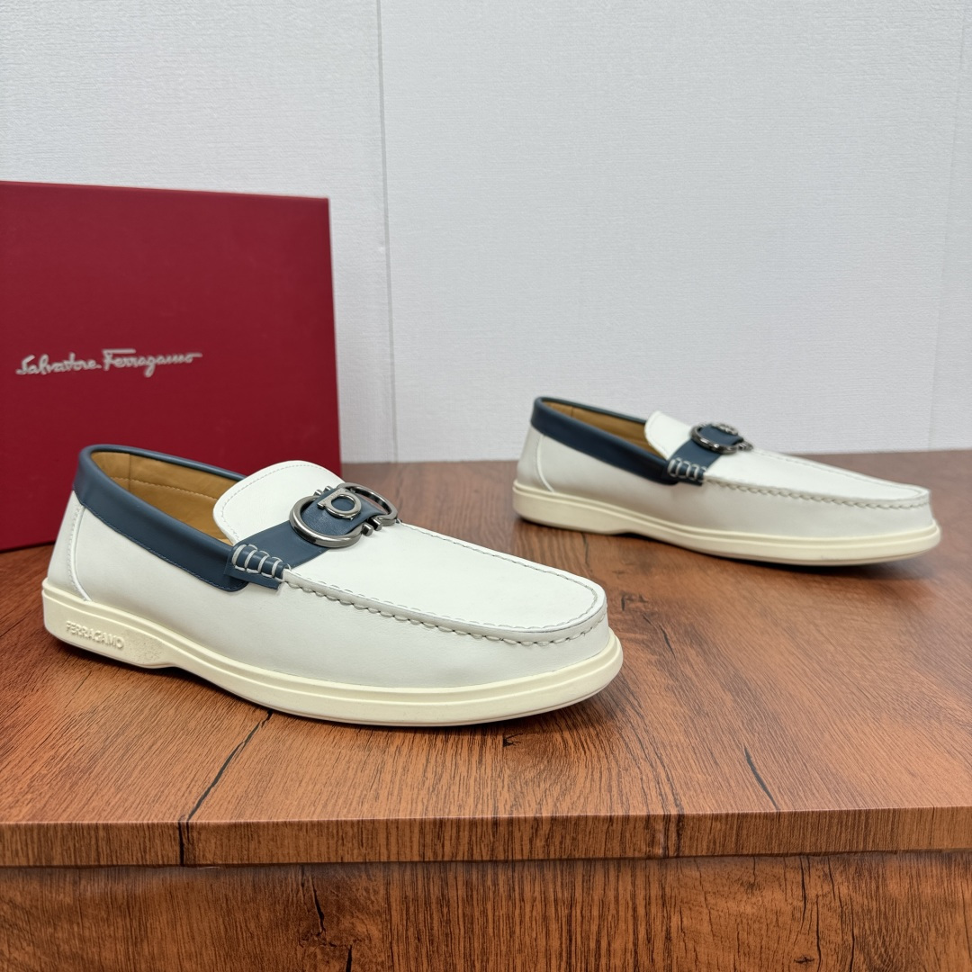NO:283564,Ferragam's new men's driving shoes, versatile soft leather loafers are coming!  The fabric is made of fully imported cowhide, with visible texture, heavy industry car line, inner lining dyed calf leather, standard logo cowhide foot pad, big brand experience, soft and comfortable on the feet, men's perfect, special anti-slip and wear-resistant rubber sole, easy to control various occasions, soft rubber sole, lightweight and comfortable, see the video details for details, it is absolutely casual, classic, comfortable and breathable, wear-resistant and non-slip!  Packed with original box!  Size 39-40-41-42-43-44 leather shoes size customizable 38.45 cannot be returned and exchanged. Article number 9876-A leather buckle white and blue, ferragamo, ferragamo, loafers, cowhide19860909Ferragam菲拉格慕新款男士驾车鞋,一脚蹬百搭软皮乐福鞋清凉来袭！面料采用全进口牛皮,看得见的质感,重工车线,内里本染小牛皮,标配logo牛皮垫脚,大牌体验,上脚柔软舒适,男士臻享,专用防滑耐磨橡胶鞋底,轻松驾驭各种场合,柔软橡胶鞋底,轻质舒适,详情见视频细节,妥妥的休闲经典舒适透气,耐磨防滑！配原盒包装！ 尺码39-40-41-42-43-44皮鞋尺码 可定制38.45不能退换 货号9876-A皮扣白蓝,,ferragamo,ferragamo,loafers,cowhide,Men's shoes