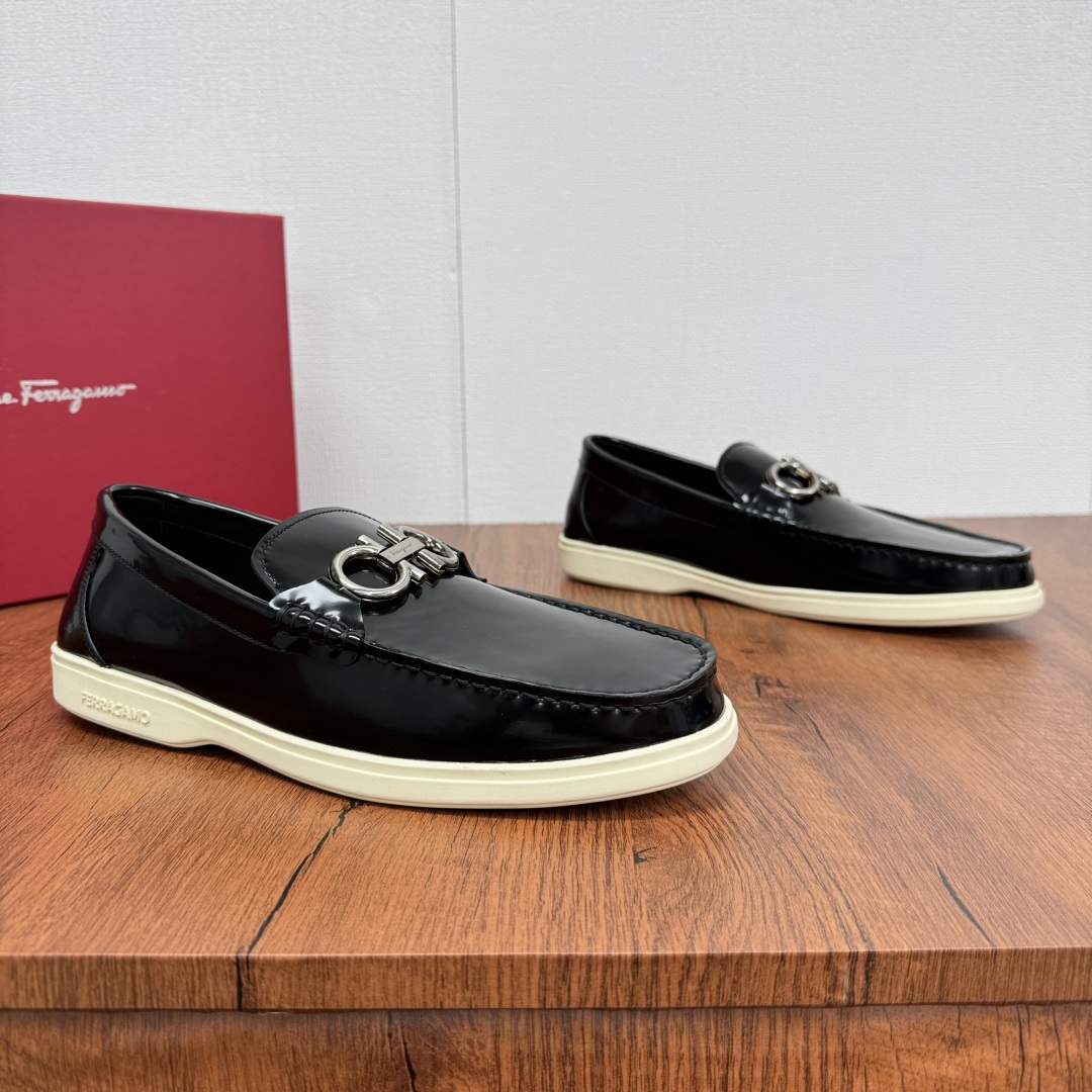 NO:283588,Ferragam's new men's driving shoes, versatile soft leather loafers are coming!  The fabric is made of fully imported cowhide, with visible texture, heavy industry car line, inner lining dyed calf leather, standard logo cowhide foot pad, big brand experience, soft and comfortable on the feet, men's perfect, special anti-slip and wear-resistant rubber sole, easy to control various occasions, soft rubber sole, lightweight and comfortable, see the video details for details, it is absolutely casual, classic, comfortable and breathable, wear-resistant and non-slip!  Packed with original box!  Size 39-40-41-42-43-44 leather shoes size customizable 38.45 cannot be returned and exchanged. Item number 3210-G buckle black shiny, ferragamo, ferragamo, loafers, cowhide19860909Ferragam菲拉格慕新款男士驾车鞋,一脚蹬百搭软皮乐福鞋清凉来袭！面料采用全进口牛皮,看得见的质感,重工车线,内里本染小牛皮,标配logo牛皮垫脚,大牌体验,上脚柔软舒适,男士臻享,专用防滑耐磨橡胶鞋底,轻松驾驭各种场合,柔软橡胶鞋底,轻质舒适,详情见视频细节,妥妥的休闲经典舒适透气,耐磨防滑！配原盒包装！ 尺码39-40-41-42-43-44皮鞋尺码 可定制38.45不能退换 货号3210-G扣黑亮,,ferragamo,ferragamo,loafers,cowhide,Men's shoes