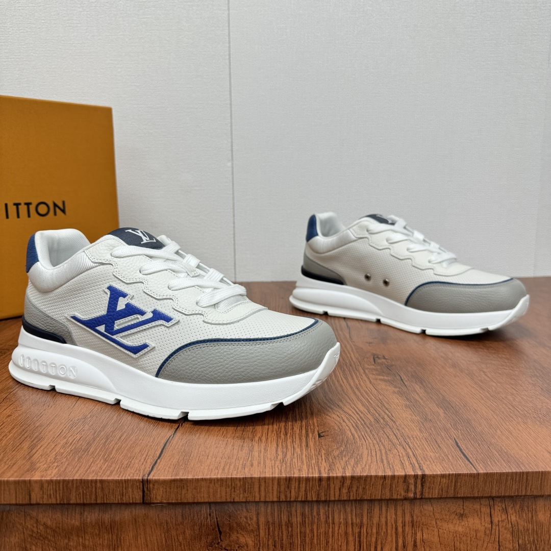 NO:278174,Coded LV Classic Men's Sports Shoes Shipping Lightweight Thick-soled Fat Ding Bread Shoes, Super versatile Multi-style Strong!  This sneaker is made of smooth cowhide punched and grain cowhide splicing, with grain cowhide and technology mesh splicing, and smooth cowhide and grain cowhide with multiple styles. The color matching is classic and versatile, and it is easily integrated into various shapes. Attention LV letters are marked on the side of the shoe, the tongue is decorated with lv embroidered letter webbing logo, the heel brand logo silk-print logo, and the Vuitton personality logo is paired with a light rubber outsole. The fabric inner foot pad is stylish and handsome!  With full set of original packaging!  Size 39-40-41-42-43-44-45 Standard leather shoe size (customized 38.46 without return) Article number 1224 leather hole white and blue, christian louboutin, louis vuitton, sneakers, cowhide19860909编码 LV Classic 男士运动鞋出货 轻质厚底胖丁面包鞋,超级百搭款多重风格强势来袭！ 这款运动鞋以光滑牛皮革冲孔和粒面牛皮革拼接塑造考究设计,粒面牛皮与科技网布拼接,以及光滑牛皮与粒纹牛皮搭配多重款式,配色经典百搭,轻松融入各式造型.瞩目 LV 字母标注鞋侧,鞋舌饰有lv刺绣字母织带标识,后跟品牌logo丝印徽标,搭配轻盈橡胶外底点缀 Vuitton 个性标识.织物内里垫脚,上脚时尚帅气百搭！配全套原包装！ 尺码39-40-41-42-43-44-45 标准皮鞋码（可定做38.46不退换） 货号1224皮孔白蓝,,christian louboutin,louis vuitton,sneakers,cowhide,Men's shoes