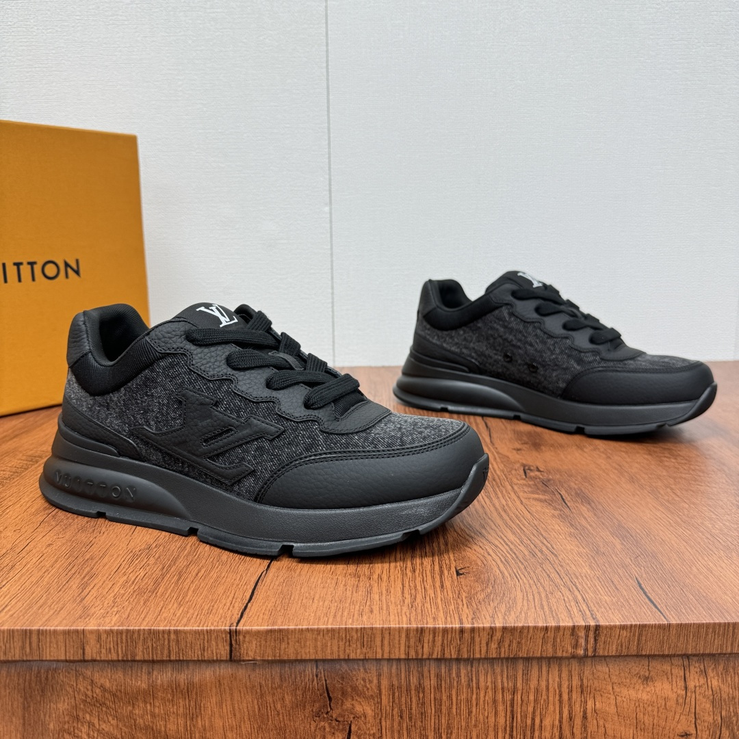 NO:278206,Coded LV Classic Men's Sports Shoes Shipping Lightweight Thick-soled Fat Ding Bread Shoes, Super versatile Multi-style Strong!  This sneaker is made of smooth cowhide punched and grain cowhide splicing, with grain cowhide and technology mesh splicing, and smooth cowhide and grain cowhide with multiple styles. The color matching is classic and versatile, and it is easily integrated into various shapes. Attention LV letters are marked on the side of the shoe, the tongue is decorated with lv embroidered letter webbing logo, the heel brand logo silk-print logo, and the Vuitton personality logo is paired with a light rubber outsole. The fabric inner foot pad is stylish and handsome!  With full set of original packaging!  Size 39-40-41-42-43-44-45 Standard leather shoe size (customized 38.46 without return) Item number 1224 leather patchwork black, christian louboutin, louis vuitton, sneakers, cowhide19860909编码 LV Classic 男士运动鞋出货 轻质厚底胖丁面包鞋,超级百搭款多重风格强势来袭！ 这款运动鞋以光滑牛皮革冲孔和粒面牛皮革拼接塑造考究设计,粒面牛皮与科技网布拼接,以及光滑牛皮与粒纹牛皮搭配多重款式,配色经典百搭,轻松融入各式造型.瞩目 LV 字母标注鞋侧,鞋舌饰有lv刺绣字母织带标识,后跟品牌logo丝印徽标,搭配轻盈橡胶外底点缀 Vuitton 个性标识.织物内里垫脚,上脚时尚帅气百搭！配全套原包装！ 尺码39-40-41-42-43-44-45 标准皮鞋码（可定做38.46不退换） 货号1224皮拼布黑色,,christian louboutin,louis vuitton,sneakers,cowhide,Men's shoes