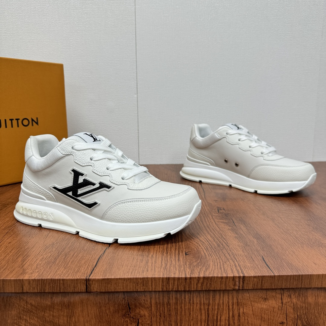 NO:278210,Coded LV Classic Men's Sports Shoes Shipping Lightweight Thick-soled Fat Ding Bread Shoes, Super versatile Multi-style Strong!  This sneaker is made of smooth cowhide punched and grain cowhide splicing, with grain cowhide and technology mesh splicing, and smooth cowhide and grain cowhide with multiple styles. The color matching is classic and versatile, and it is easily integrated into various shapes. Attention LV letters are marked on the side of the shoe, the tongue is decorated with lv embroidered letter webbing logo, the heel brand logo silk-print logo, and the Vuitton personality logo is paired with a light rubber outsole. The fabric inner foot pad is stylish and handsome!  With full set of original packaging!  Size 39-40-41-42-43-44-45 Standard leather shoe size (customized 38.46 without return) Article number 1224 leather surface white, christian louboutin, louis vuitton,sneakers,cowhide19860909编码 LV Classic 男士运动鞋出货 轻质厚底胖丁面包鞋,超级百搭款多重风格强势来袭！ 这款运动鞋以光滑牛皮革冲孔和粒面牛皮革拼接塑造考究设计,粒面牛皮与科技网布拼接,以及光滑牛皮与粒纹牛皮搭配多重款式,配色经典百搭,轻松融入各式造型.瞩目 LV 字母标注鞋侧,鞋舌饰有lv刺绣字母织带标识,后跟品牌logo丝印徽标,搭配轻盈橡胶外底点缀 Vuitton 个性标识.织物内里垫脚,上脚时尚帅气百搭！配全套原包装！ 尺码39-40-41-42-43-44-45 标准皮鞋码（可定做38.46不退换） 货号1224皮面 白色,,christian louboutin,louis vuitton,sneakers,cowhide,Men's shoes