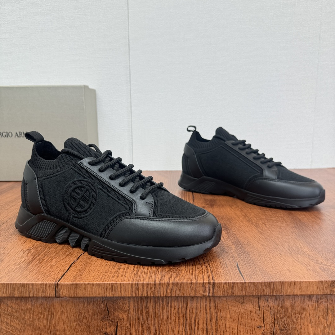NO:348413,Code YS004150 Giorgio Armani's new spring and summer high elastic and fly-woven casual sports men's shoes arrived, Kint-and-Leather snakes's new debut. This model provides original design and combines innovative fabrics. It uses high-tech elastic and tight-fitting sneakers to design, full of vitality. It is a model of the clever integration of fabric inheritance and innovative technology. It creates a modern high-tech shape and is an ideal shoe for urban life. The upper of this season's new elastic tight-fitting sneakers is decorated with TPU inlay on the front, presenting a touch of dynamic atmosphere. It is matched with contrasting knitted fabrics to create a contrasting color effect full of youthful vitality.  The heel is decorated with cross-style elastic bands, car midsole cover, anti-slip, wear-resistant, high elastic IP rubber sole is durable, ensuring support and stability, and is comfortable to wear. It has outstanding friction, shock absorption and moderate support, comfortable and excellent performance, worthy of possession. Size 39/40/41/42/43/44 (customized for 45.46) original box packaging + dust bag. Item number AX2X174 black,,armani,armani19860909编码YS004150 Giorgio Armani阿玛尼新款春夏高弹飞织套穿式休闲运动男鞋到货,Kint-and-Leather snakers新秀首发 这款提供原创设计,并与创新面料相结合,利用高科技松紧套穿球鞋设计,活力十足,是悠久织物传承与创新技术巧妙融合的典范,打造富有现代气息的高科技造型,是都市生活的理想鞋履.本季新款松紧套穿球鞋的鞋面正面饰有 TPU 嵌料,呈现一丝动感气息,搭配撞色针织面料,营造洋溢年轻活力的撞色效果. 后跟饰有交叉样式松紧带装饰,车中底套楦做法,防滑耐磨高弹IP橡胶大底经久耐穿,确保支撑力与稳定性,穿着舒适不凡.具备出众的摩擦力、减震效果和适度支撑,舒适不凡,性能优异,值得拥有 尺码39/40/41/42/43/44（45.46订做）原盒包装+防尘袋 货号AX2X174 黑色,,armani,armani,Men's shoes