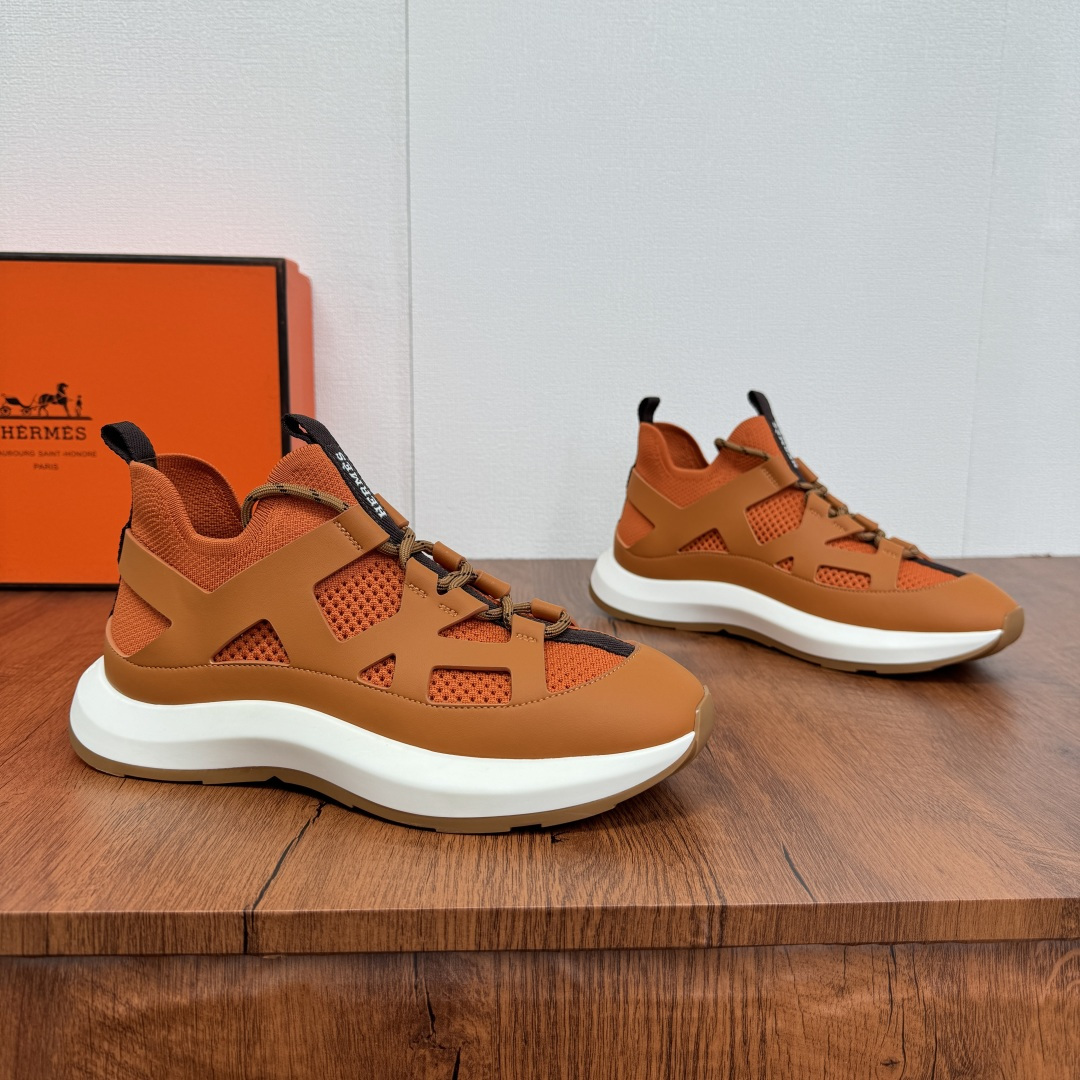 NO:557195,Batch HERMES/Hermes Katana men's sports shoes thick-soled mesh breathable casual shoes  This sneaker is made of smooth calf leather and knitted mesh upper. It has a geometric hollow structure on the upper, a slip-on lace-up design, two-color shoelaces, brand logo webbing on the upper and heel, and a two-color rubber outsole with the iconic 'H' logo. The thickness is 4.5cm. The contrasting color design creates a dynamic and modern shape. The style is novel and fashionable. The soft cowhide foot pad is decorated with an embossed logo, which coexists fashion and comfort. The upper foot is comfortable, breathable and stylish. Comes with a full set of packaging dust bag!  Size 39-40-41-42-43-44 Leather shoe size can be customized 38.45.46 non-returnable Item No. H242978 Orange, hermes, hermes, sneakers, cowhide19860909批 HERMES/爱马仕 Katana男士运动鞋 厚底网布透气休闲鞋 这款运动鞋采用光滑小牛皮和针织网眼鞋面制成,鞋面几何镂空构型,套脚系带设计,配双色鞋带,鞋面及后跟饰以品牌徽标织带,搭配标志性“H”标识双色橡胶大底,厚度达4.5cm,对比色设计打造动感的现代造型,款式新颖时尚.柔软牛皮垫脚饰压纹徽标,时尚与舒适并存,上脚舒适透气有型.配全套包装防尘袋！ 尺码39-40-41-42-43-44 皮鞋码 可定制38.45.46不退换 货号H242978 橘色,,hermes,hermes,sneakers,cowhide,Men's shoes