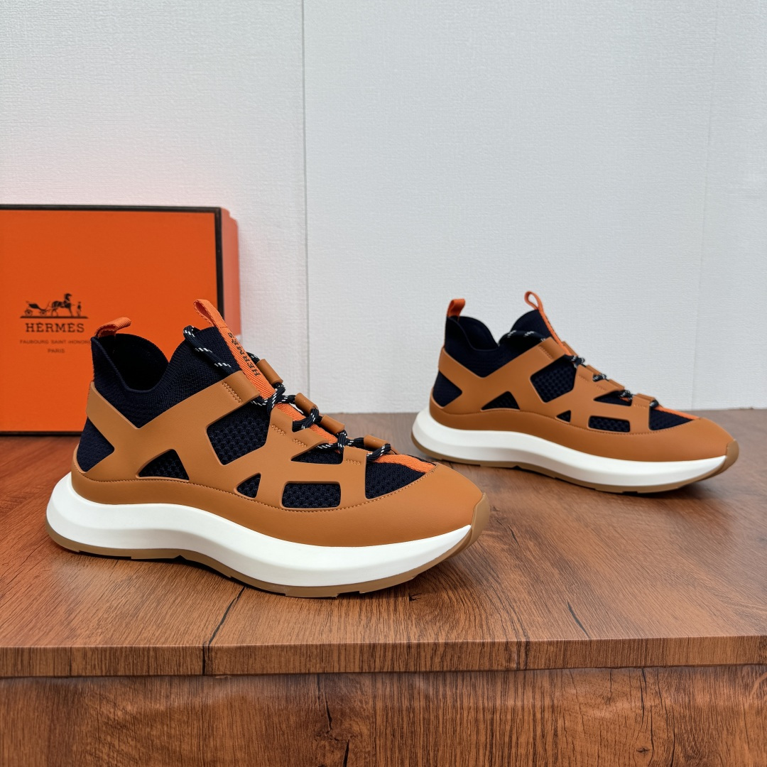 NO:557201,Batch HERMES/Hermes Katana men's sports shoes thick-soled mesh breathable casual shoes  This sneaker is made of smooth calf leather and knitted mesh upper. It has a geometric hollow structure on the upper, a slip-on lace-up design, two-color shoelaces, brand logo webbing on the upper and heel, and a two-color rubber outsole with the iconic 'H' logo. The thickness is 4.5cm. The contrasting color design creates a dynamic and modern shape. The style is novel and fashionable. The soft cowhide foot pad is decorated with an embossed logo, which coexists fashion and comfort. The upper foot is comfortable, breathable and stylish. Comes with a full set of packaging dust bag!  Size 39-40-41-42-43-44 Leather shoe size can be customized 38.45.46 non-returnable Item No. H242978 Orange and black, hermes, hermes, sneakers, cowhide19860909批 HERMES/爱马仕 Katana男士运动鞋 厚底网布透气休闲鞋 这款运动鞋采用光滑小牛皮和针织网眼鞋面制成,鞋面几何镂空构型,套脚系带设计,配双色鞋带,鞋面及后跟饰以品牌徽标织带,搭配标志性“H”标识双色橡胶大底,厚度达4.5cm,对比色设计打造动感的现代造型,款式新颖时尚.柔软牛皮垫脚饰压纹徽标,时尚与舒适并存,上脚舒适透气有型.配全套包装防尘袋！ 尺码39-40-41-42-43-44 皮鞋码 可定制38.45.46不退换 货号H242978 橘黑,,hermes,hermes,sneakers,cowhide,Men's shoes