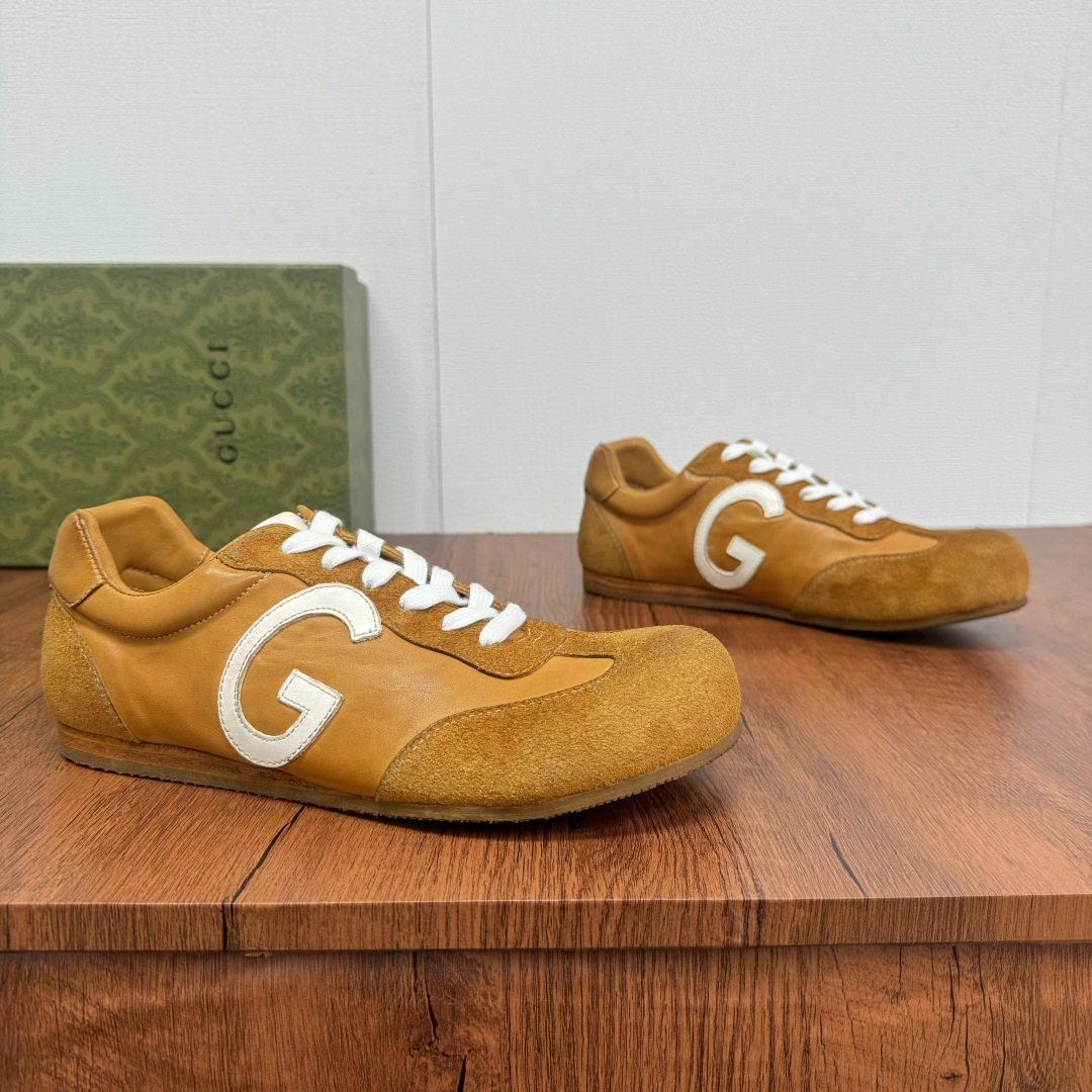 NO:353563,GUCCI/Gucci New horse leather wash and old German training shoes, men's lightweight all-leather dirty casual shoes!  Top quality products from Dongguan!  Horse leather men's casual moral training shoes are outlined with simple brushstrokes. The upper is made of delicate horse leather and matte calf leather. The imported machine tool is contrasting in color and lined with the upper 