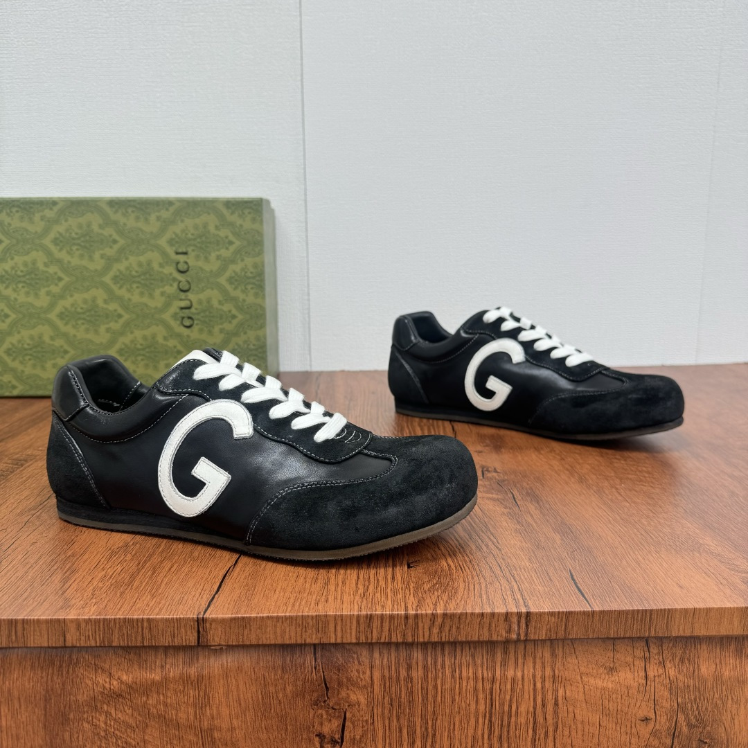 NO:353602,GUCCI/Gucci New horse leather wash and old German training shoes, men's lightweight all-leather dirty casual shoes!  Top quality products from Dongguan!  Horse leather men's casual moral training shoes are outlined with simple brushstrokes. The upper is made of delicate horse leather and matte calf leather. The imported machine tool is contrasting in color and lined with the upper 