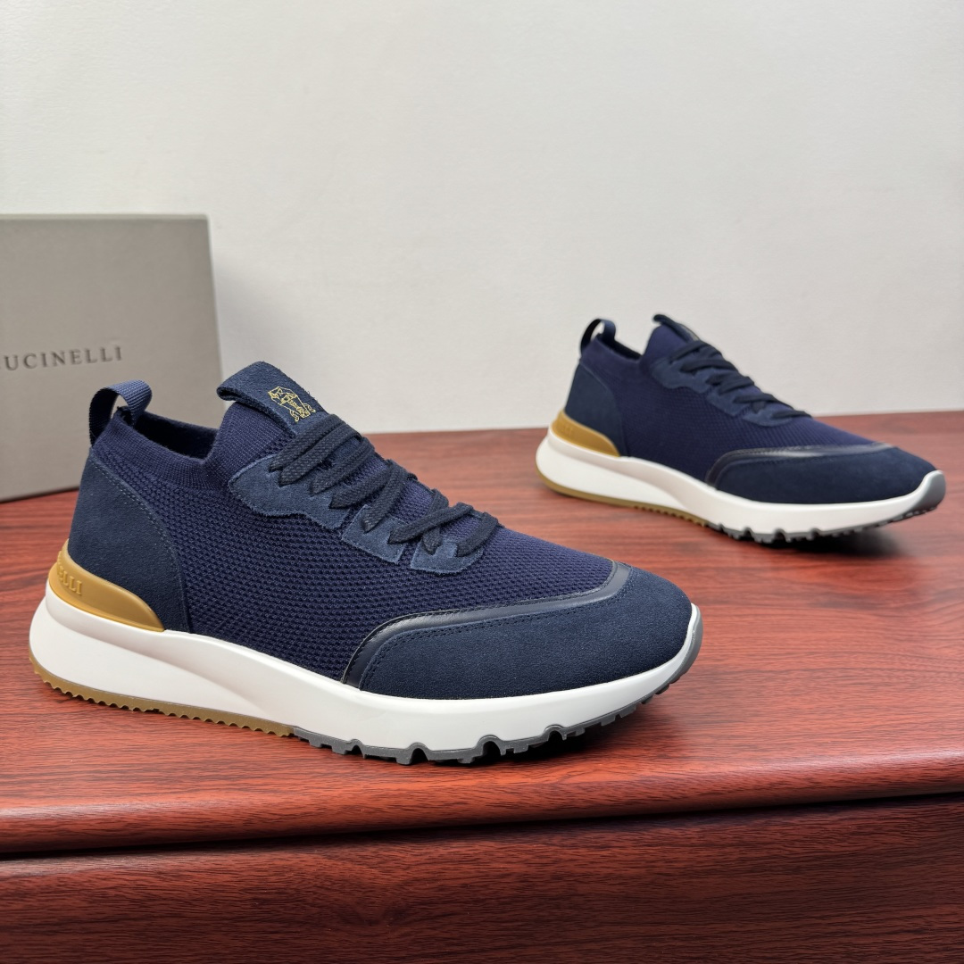 NO:756321,Batch Brunello Cucinelli Men's Suede Leather Paneled Knit Sneakers!  Spring new model Classic suede leather toe wrapping design Light and elastic knitted upper Comfortable fit for the foot Suede leather laces of the same color Patch decoration Classic badge logo tongue Rear webbing strap High elastic elastic collar slip-on style Easy to put on and take off Standard leather feet can be pulled out No shoe lining Light white and yellow contrast stitching sole Standard sports shoe version Tight contours on both sides of the shoe Awesome in kind, a very stylish one  Simple dark color, versatile for the upper and lower body, full package!  Size 39-40-41-42-43-44 leather shoe size (can be customized to 38.45.46) Item number BC52929 blue, brunello cucinelli, sneakers19860909批 Brunello Cucinelli 男士反绒皮革拼接针织物运动鞋！ 春季新款 经典反绒皮革鞋头包裹设计 轻盈且富有弹性的针织鞋面 舒适贴合脚型 同色系反绒皮革系带 贴装饰 经典徽章标识鞋舌 后置织带提鞋环带 高弹松紧鞋口套穿风格 穿脱方便 可抽出标配真皮垫脚 无鞋衬 轻盈白色黄色撞色拼接鞋底 标准运动鞋版型 鞋子两侧呈现紧致轮廓 实物超赞 非常有型的一款 简朴暗色系 上脚百搭显气质,全套包装！ 尺码39-40-41-42-43-44皮鞋尺码（可定制38.45.46） 货号BC52929 蓝色,,brunello cucinelli,sneakers,Men's shoes